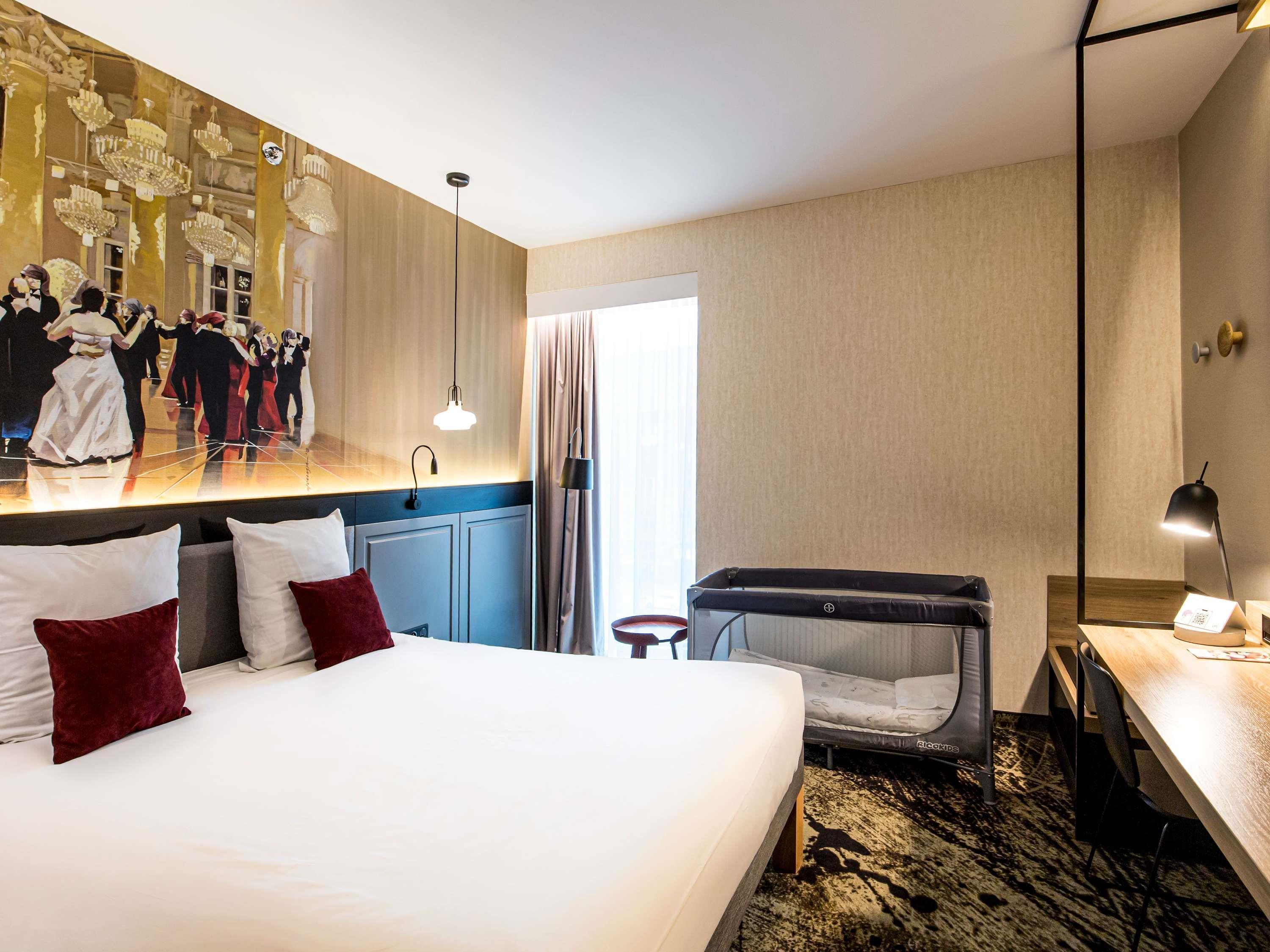 Family Room City View