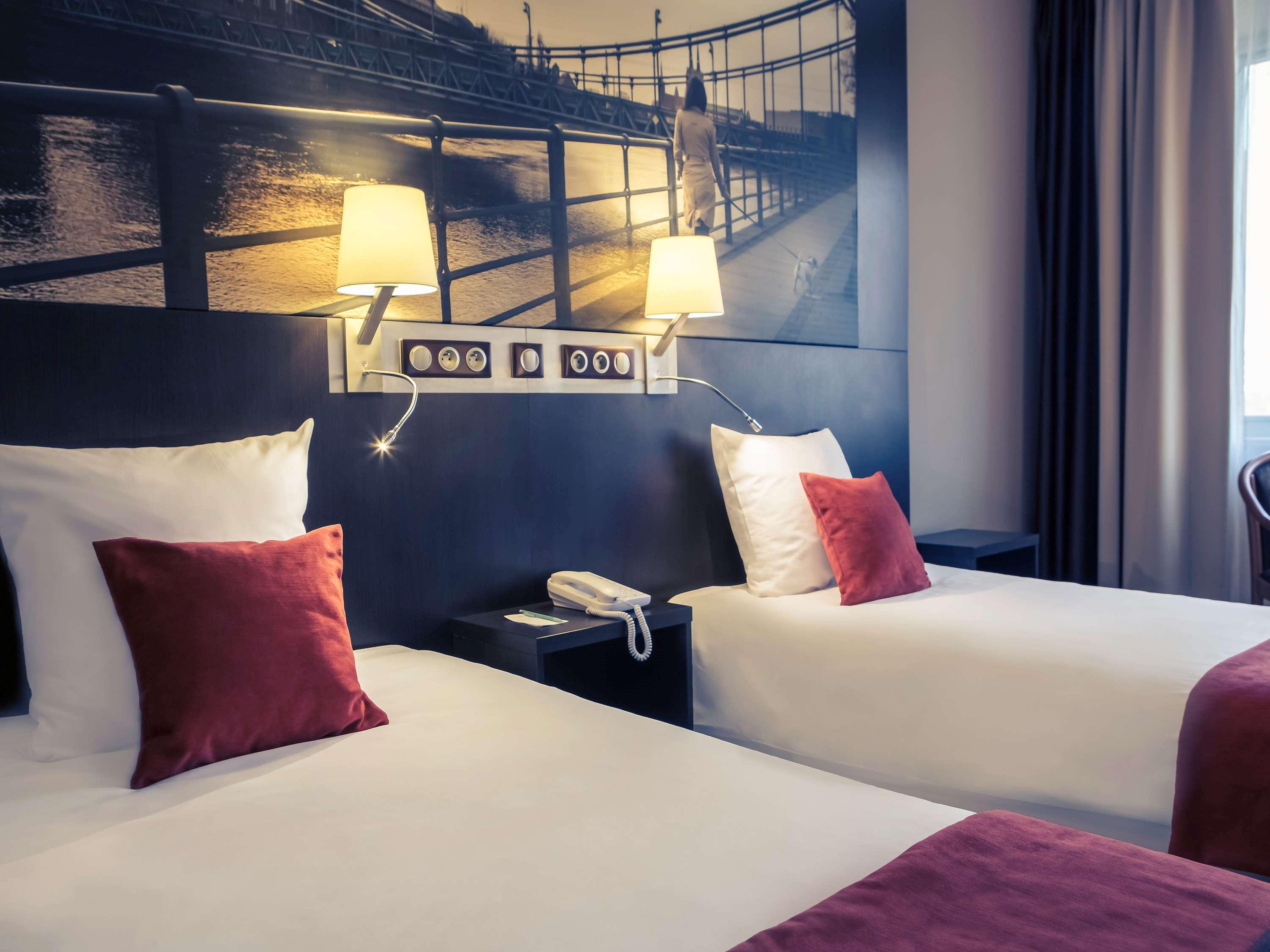 Twin Classic City View