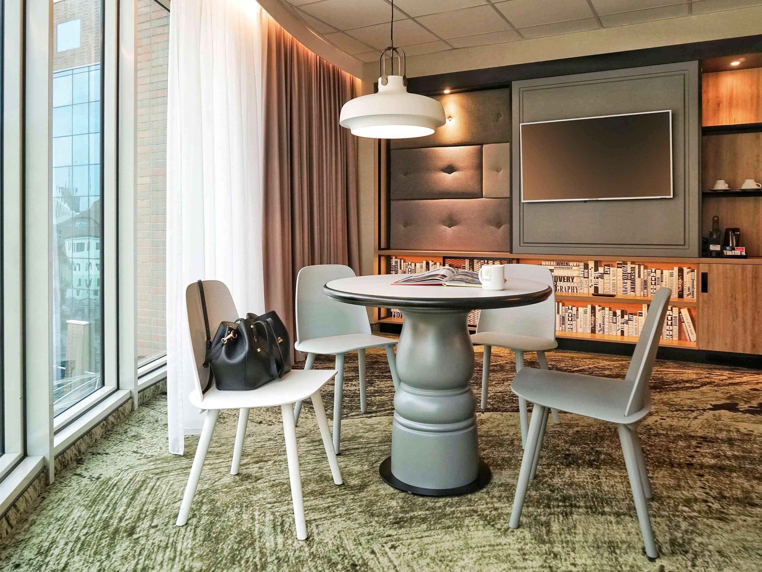 Family Room City View