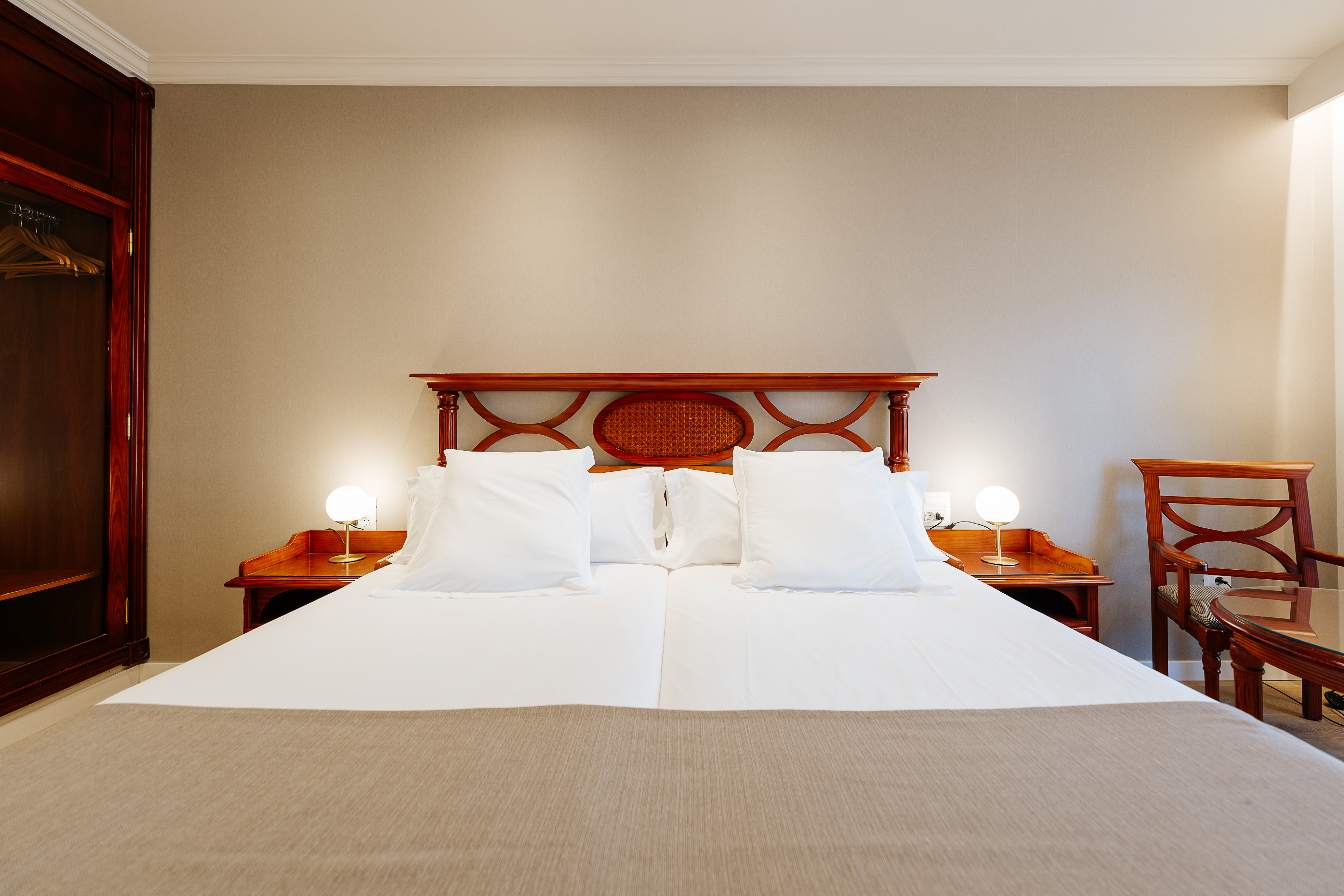 Double Single City View