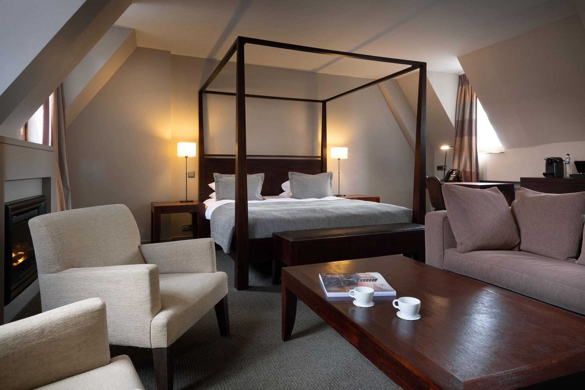 Double King Size Bed