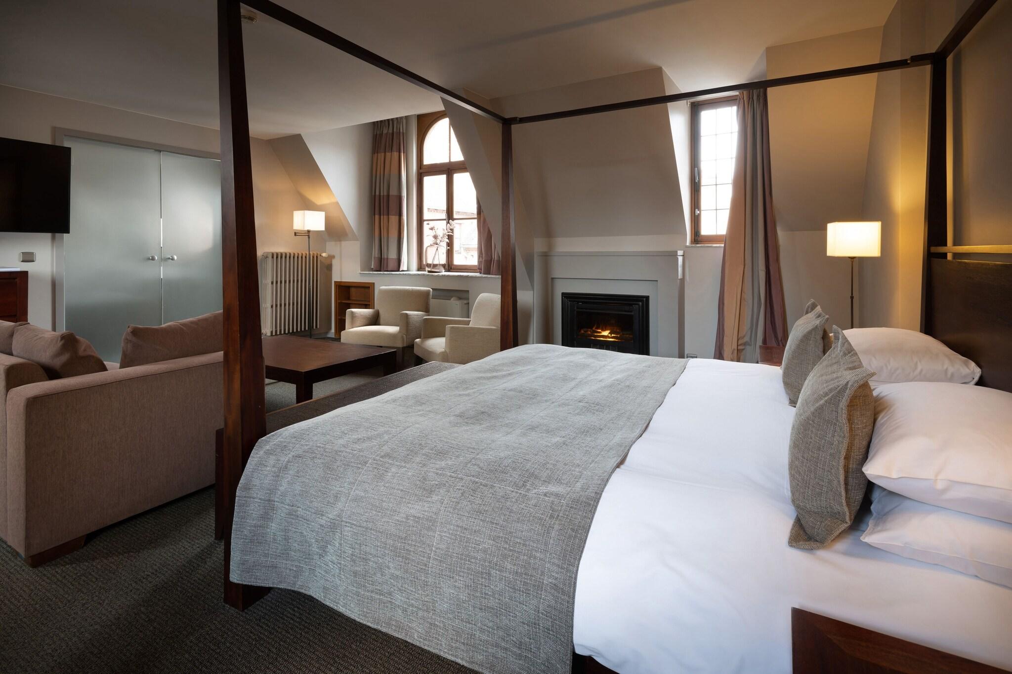 Double King Size Bed