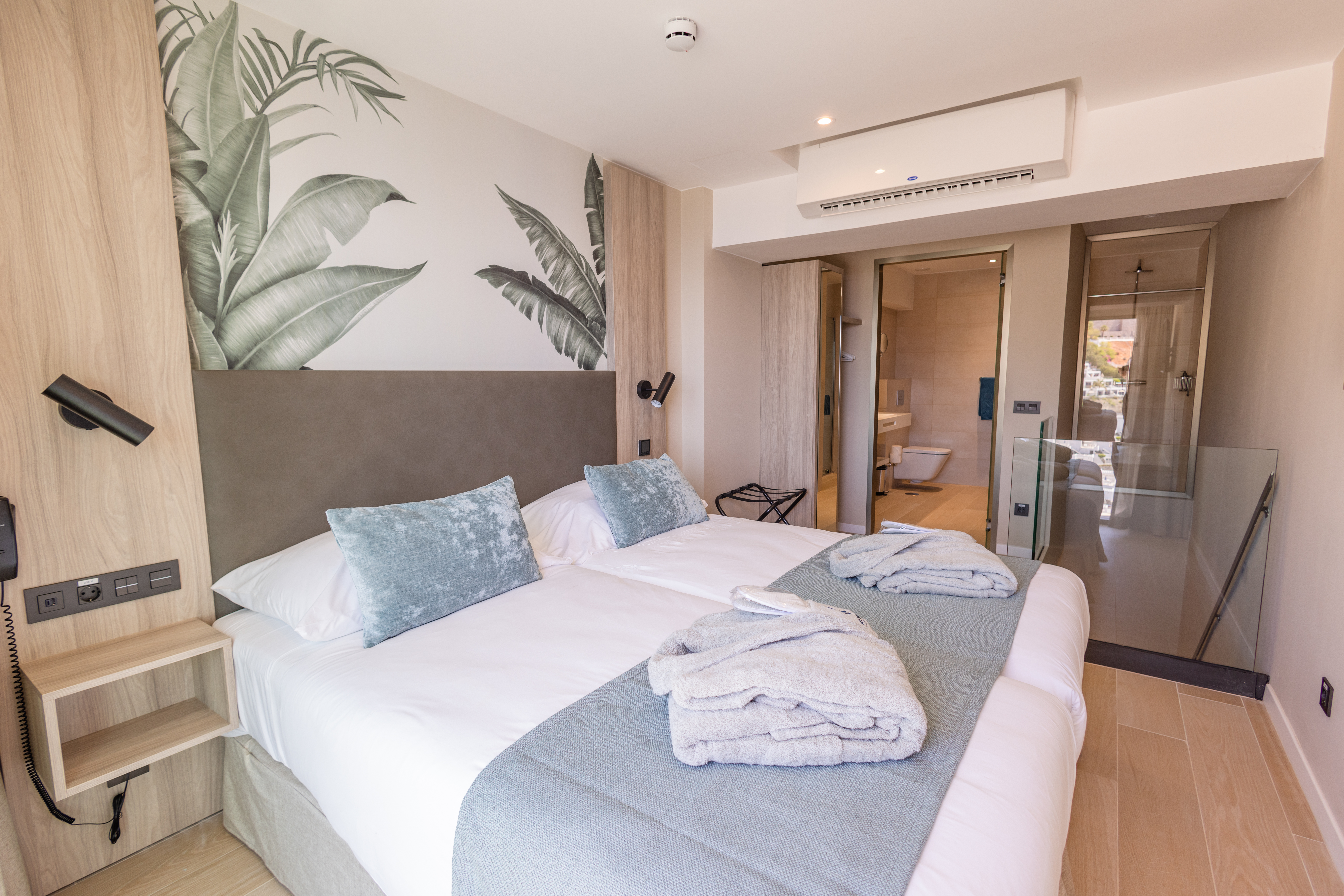 Double or Twin Superior with Private Pool