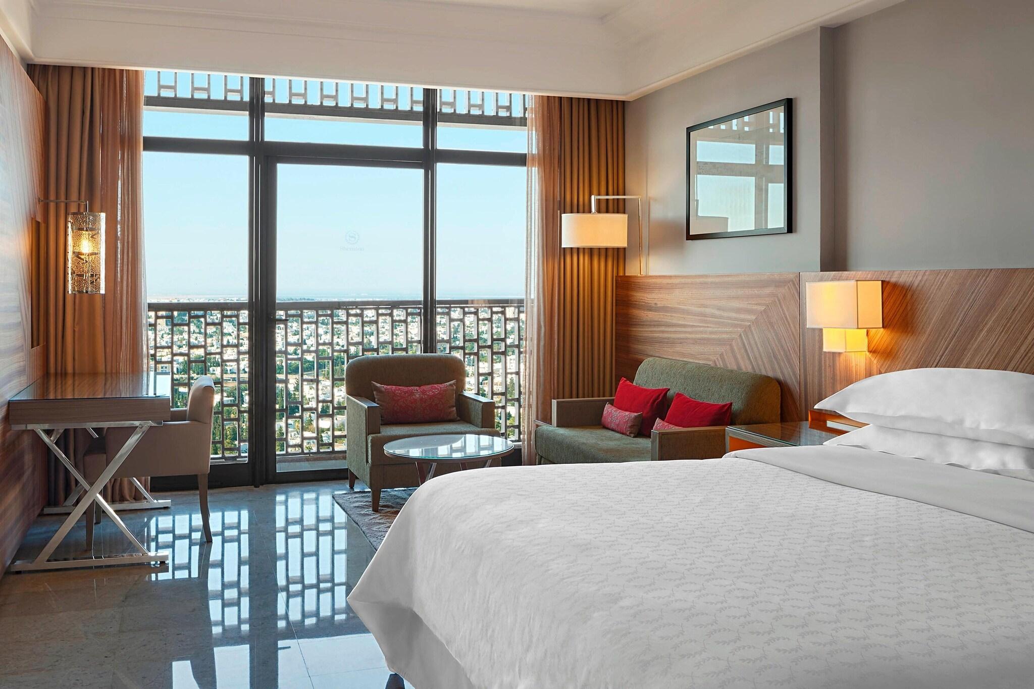 Double Deluxe King Bed