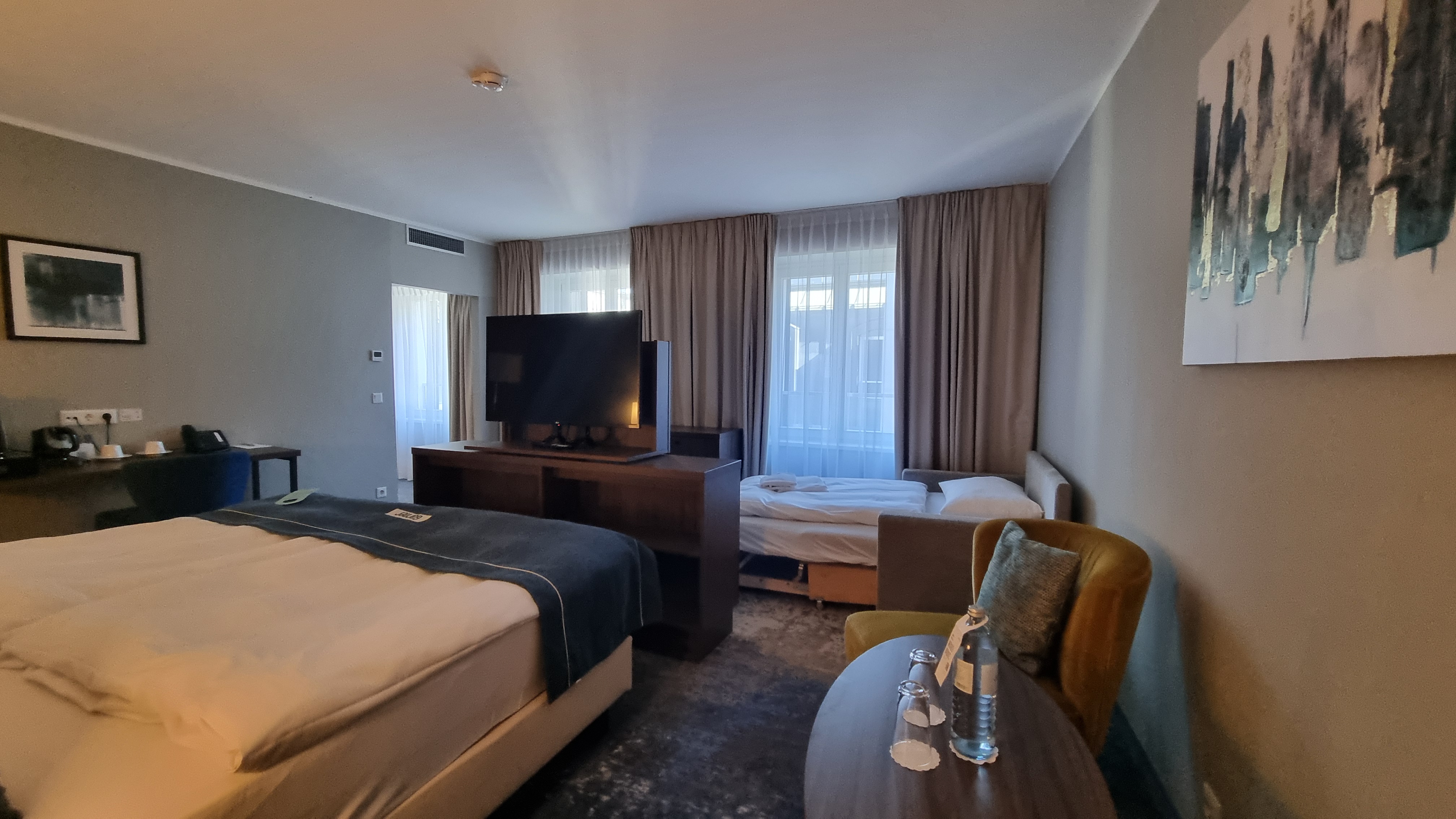 Suite Queen Size Bed