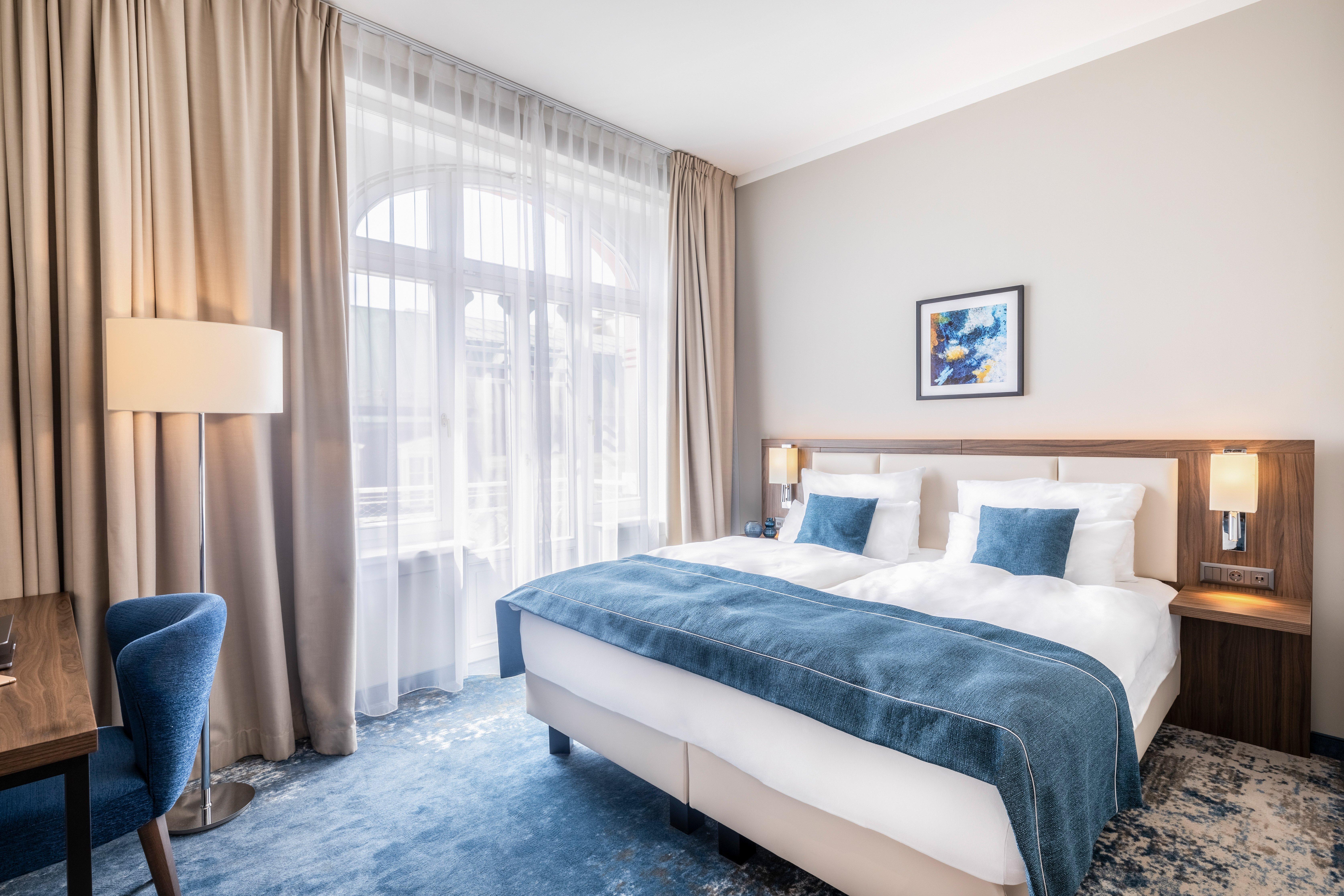 Double Queen Size Bed