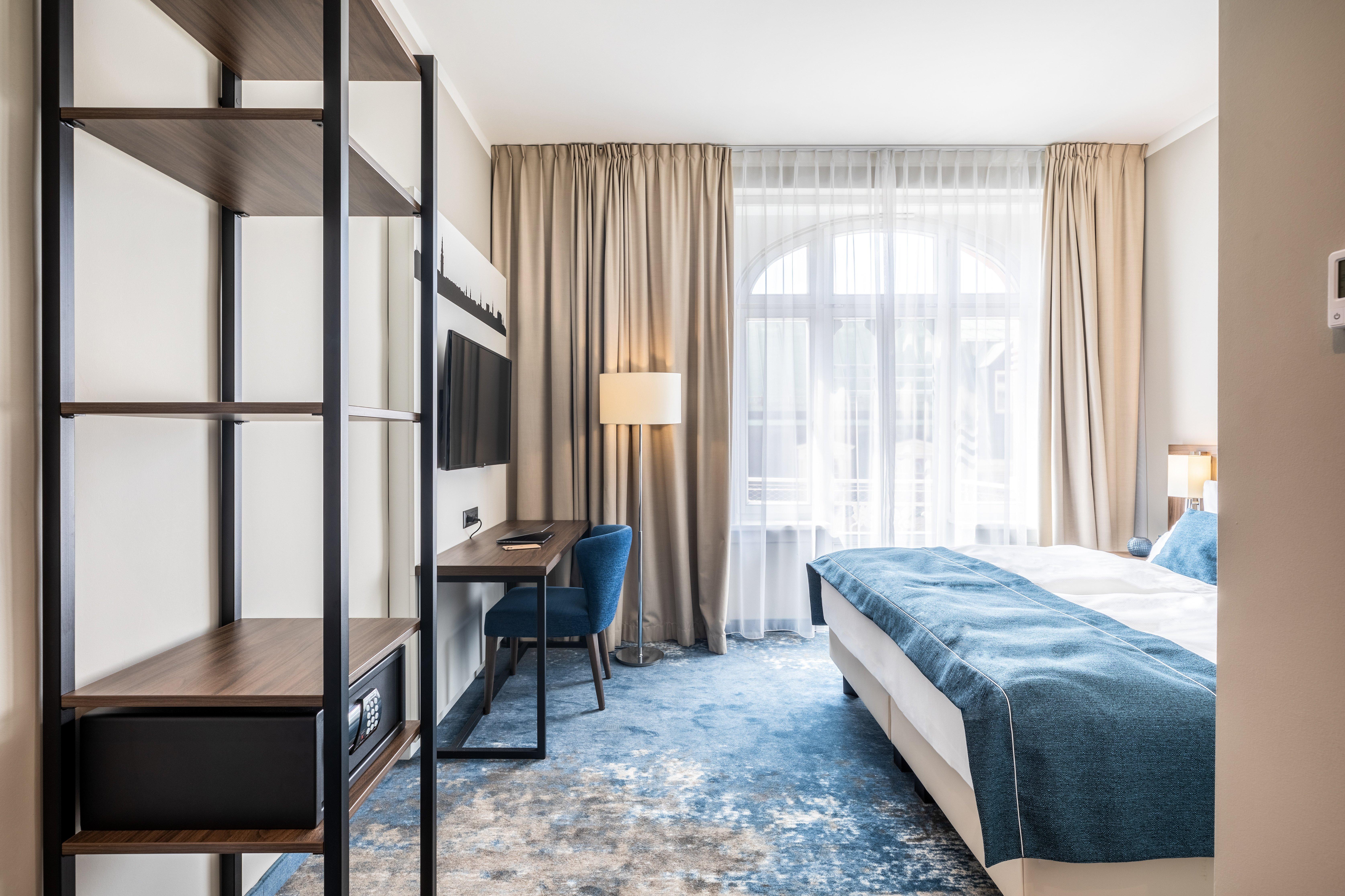 Double Queen Size Bed