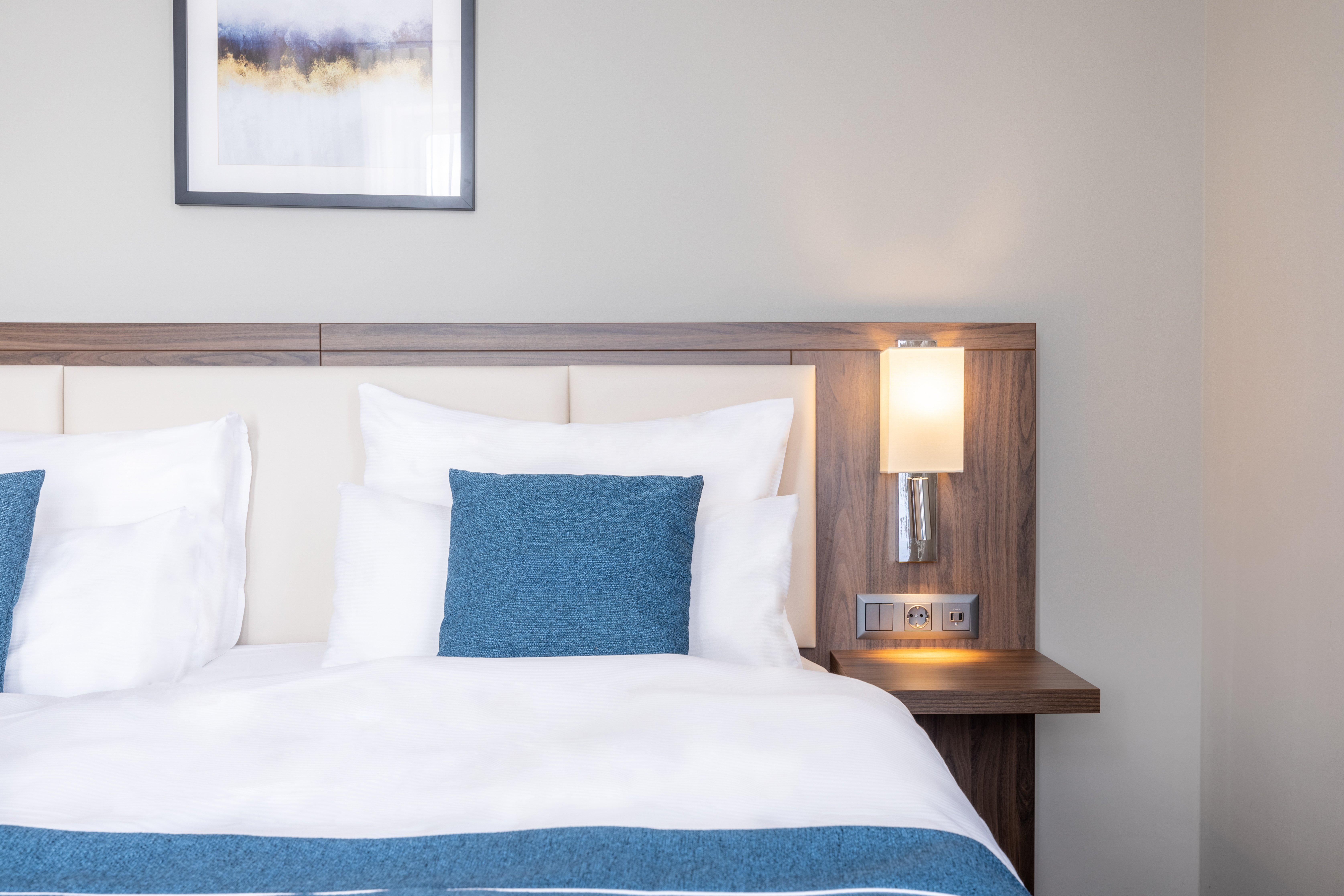 Double Premium Queen Bed