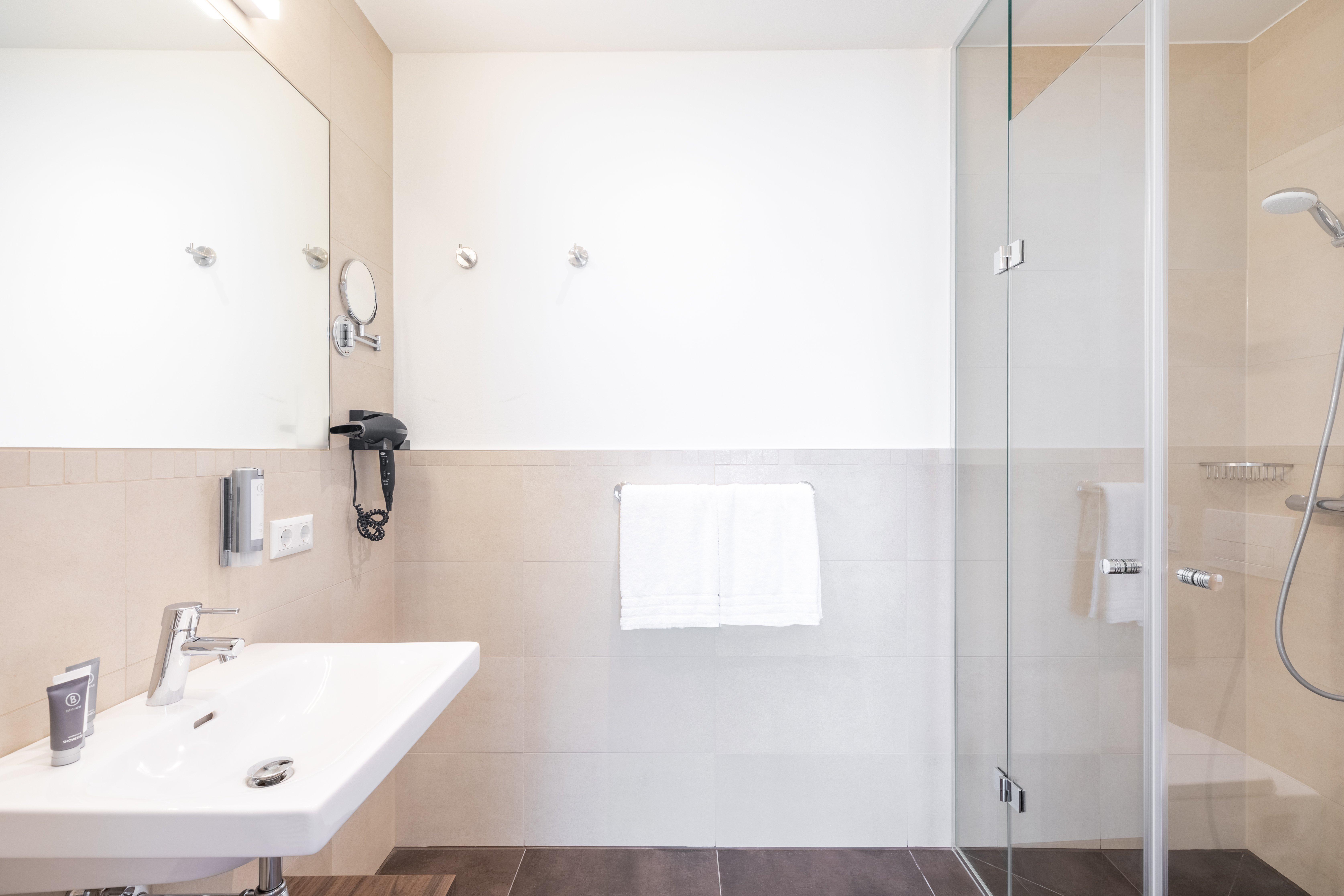 Suite Queen Size Bed