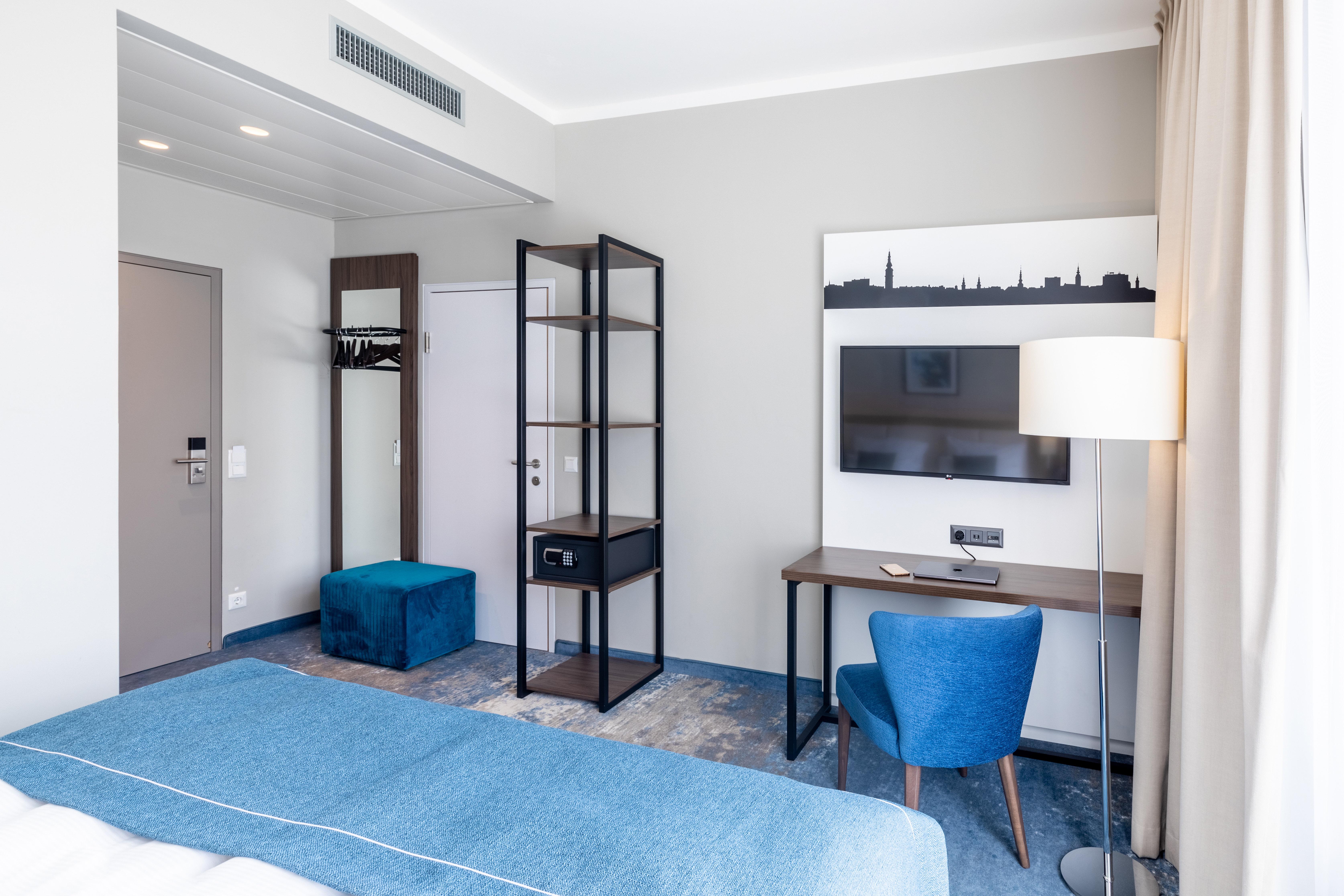 Double Queen Size Bed