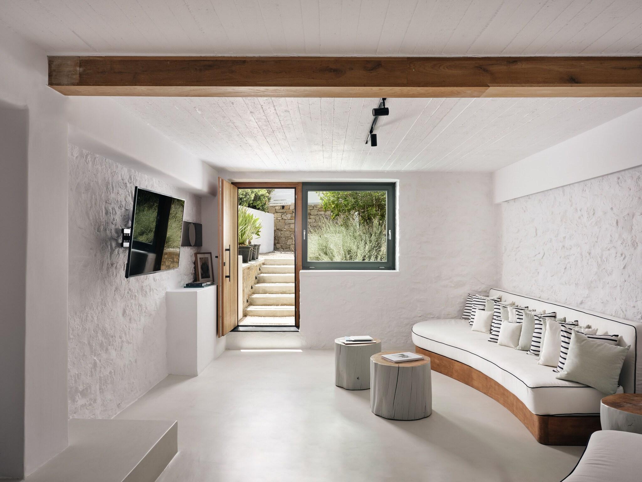 Apartment Partial Sea View