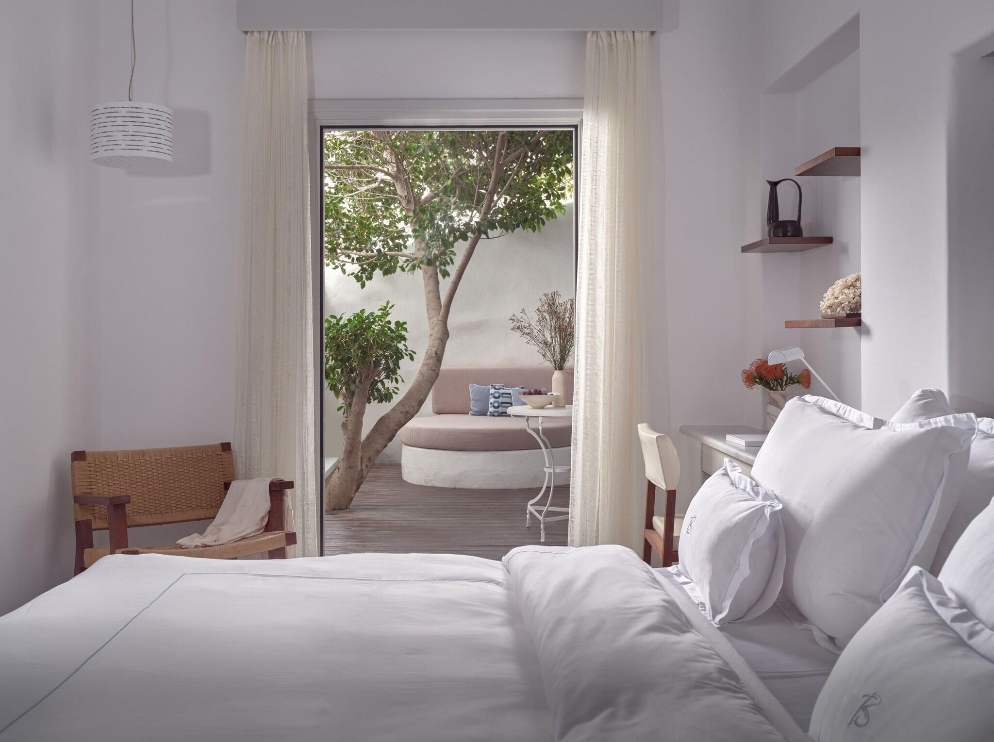 Double Queen Size Bed