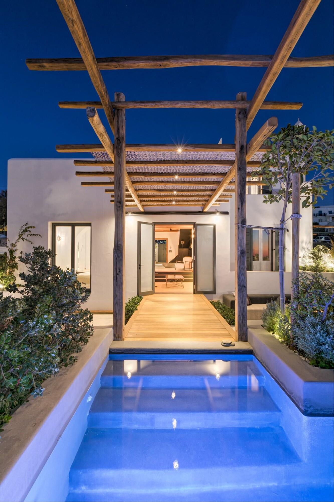 Villa Queen Size Bed