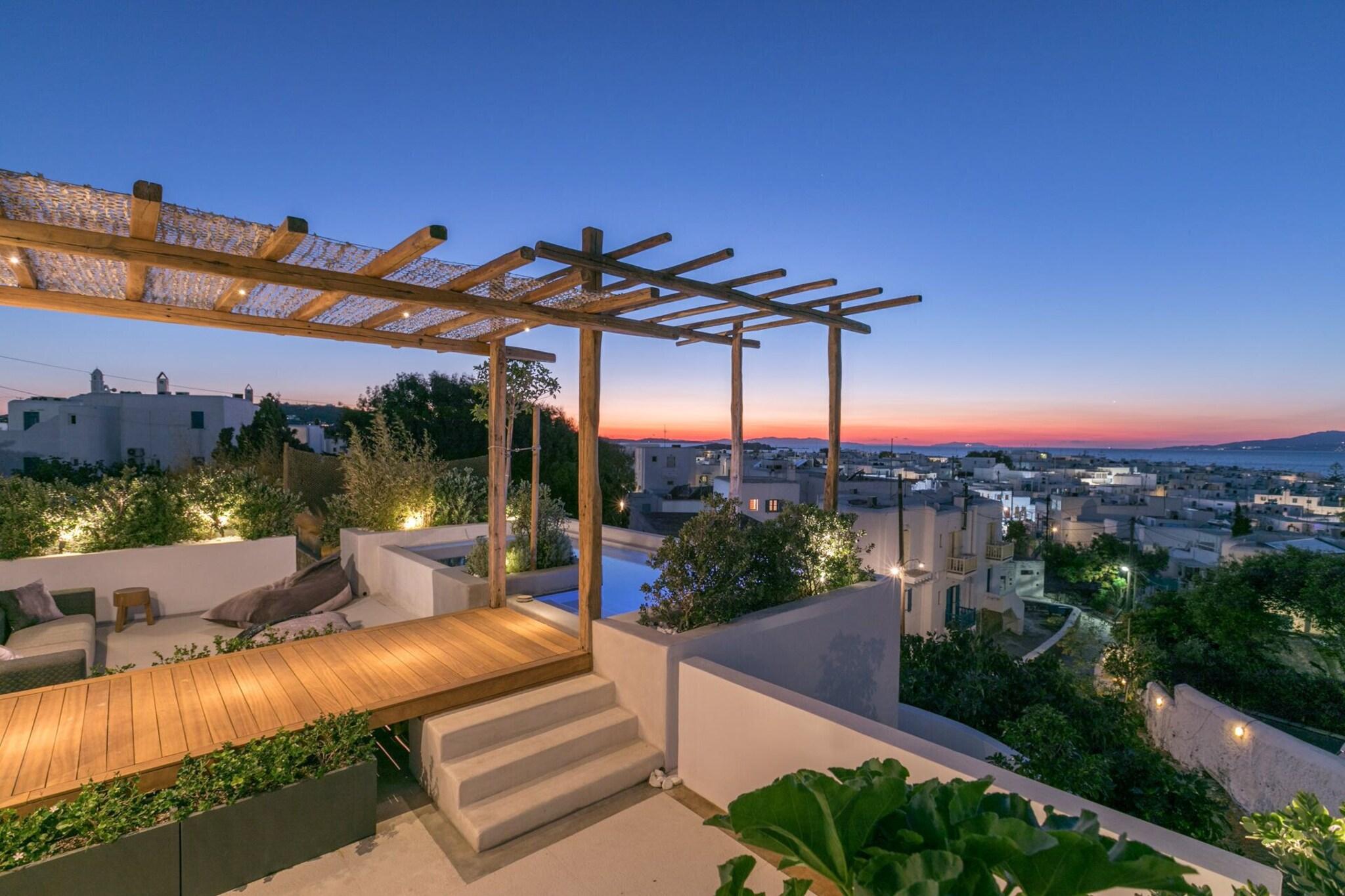 Villa Queen Size Bed