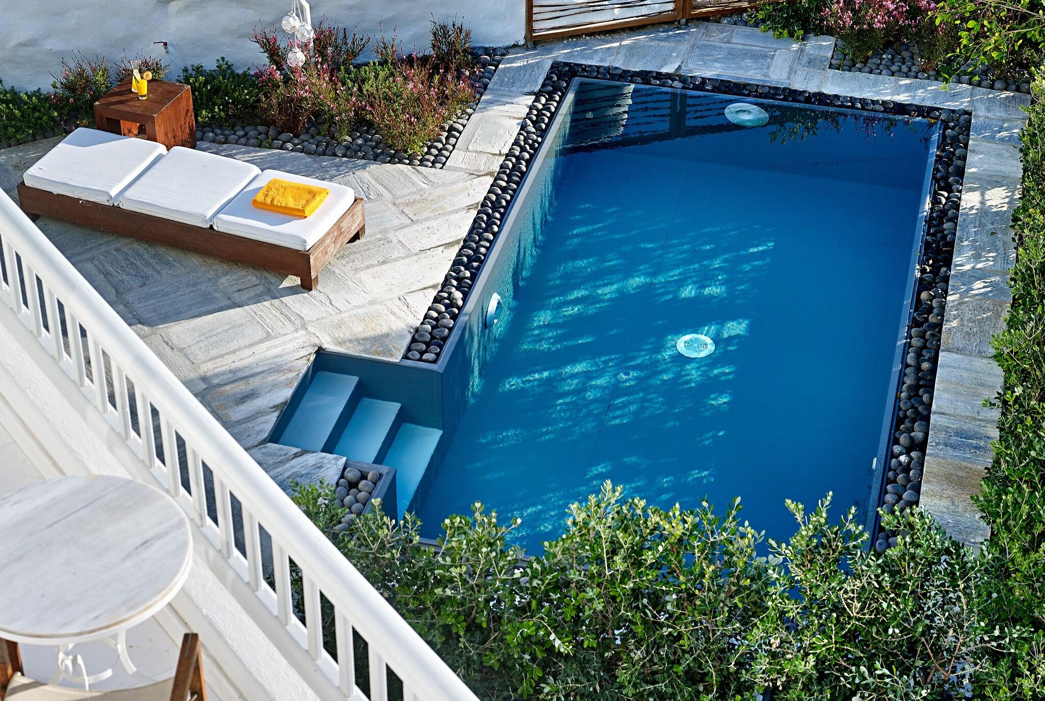 Twin with Private Pool