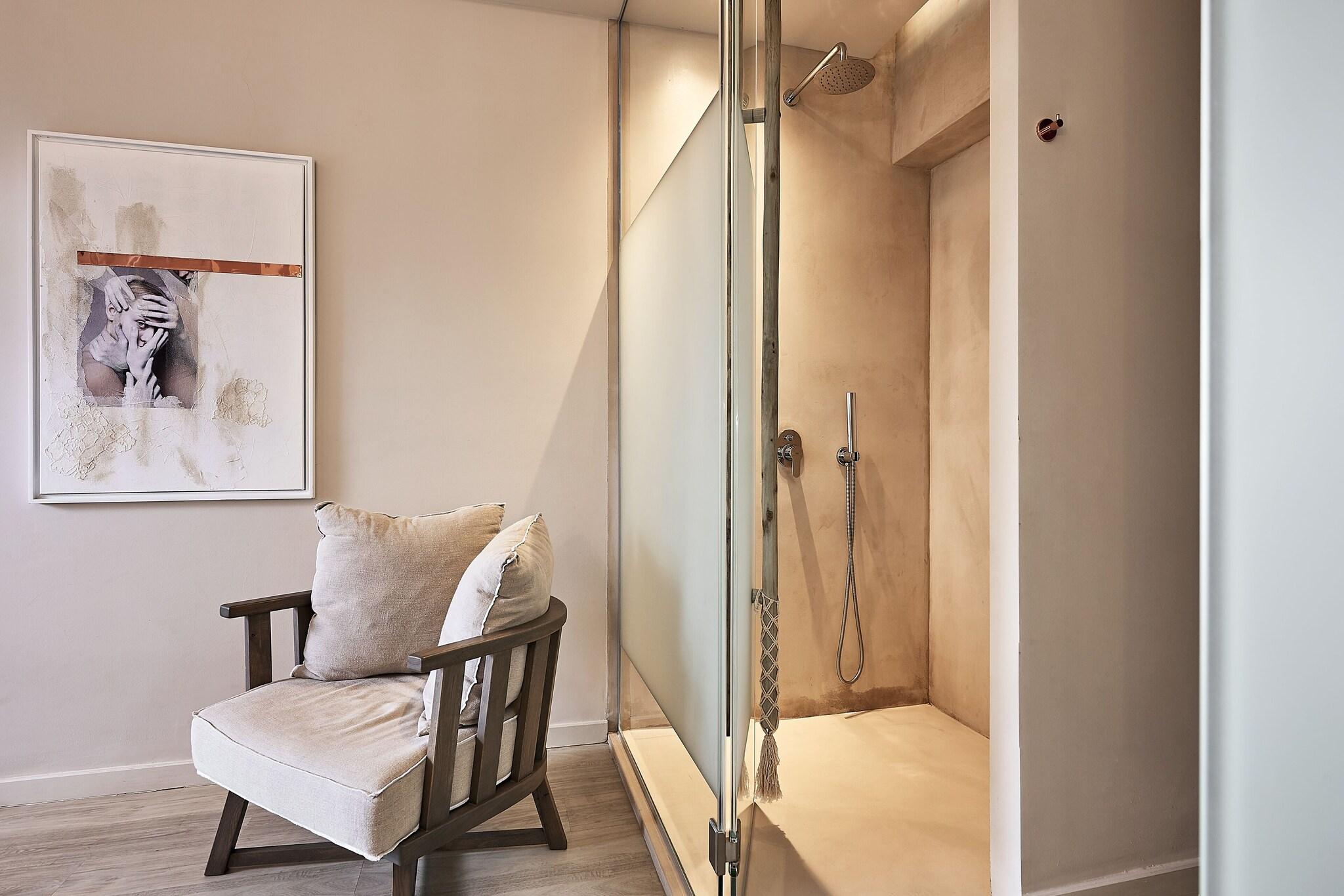 Double Deluxe King Bed