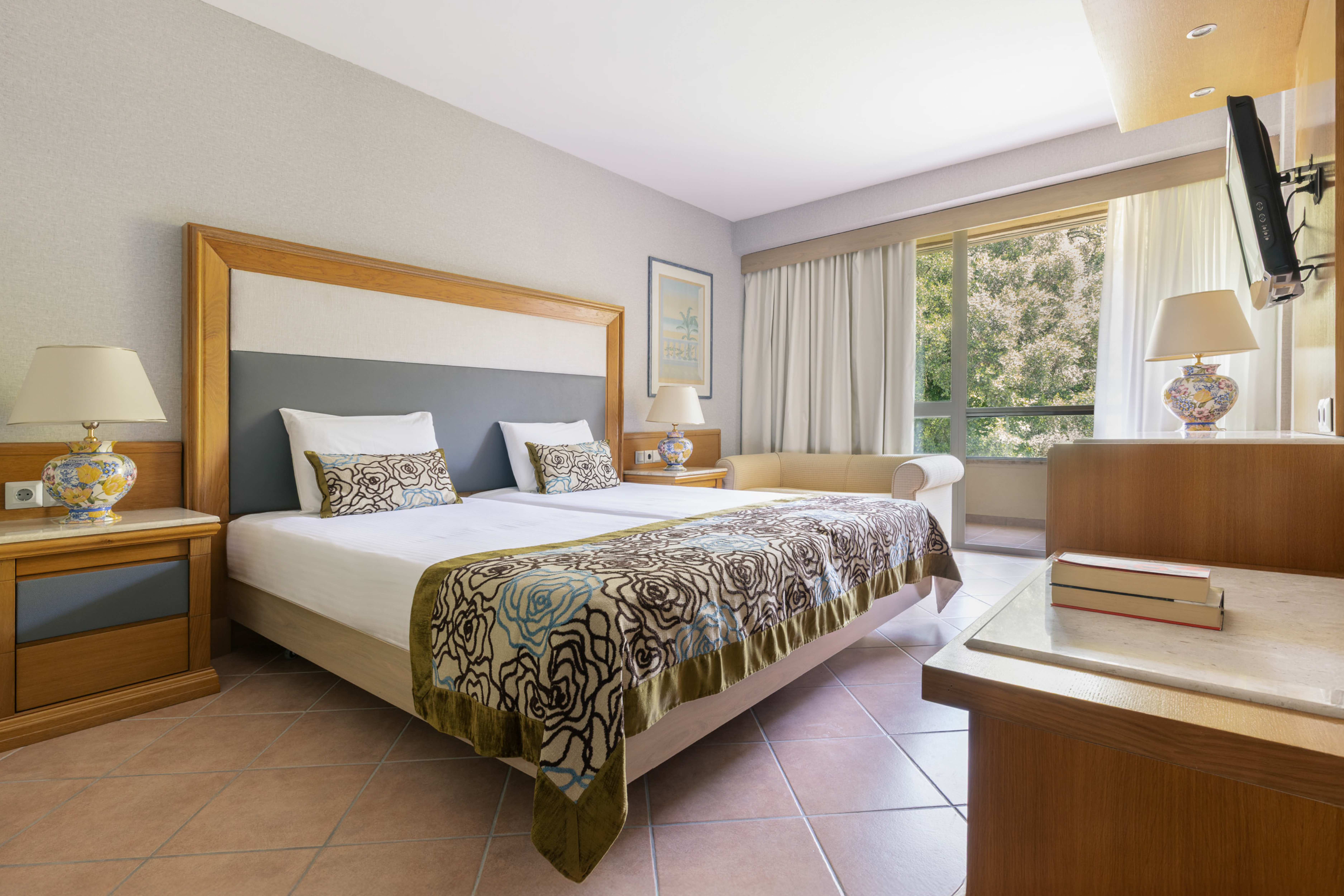 Double or Twin Superior