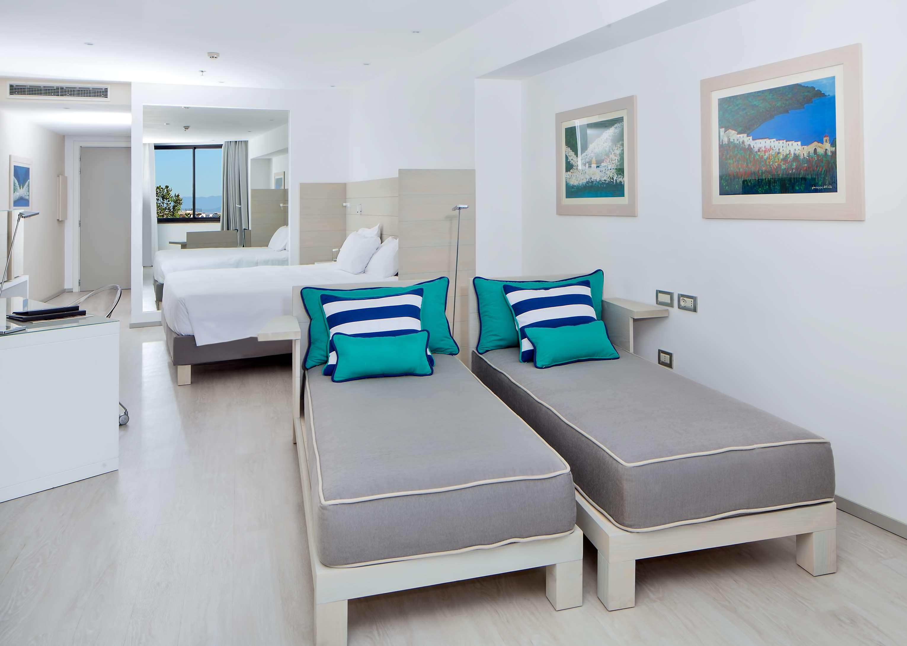 Quadruple Deluxe Sea View