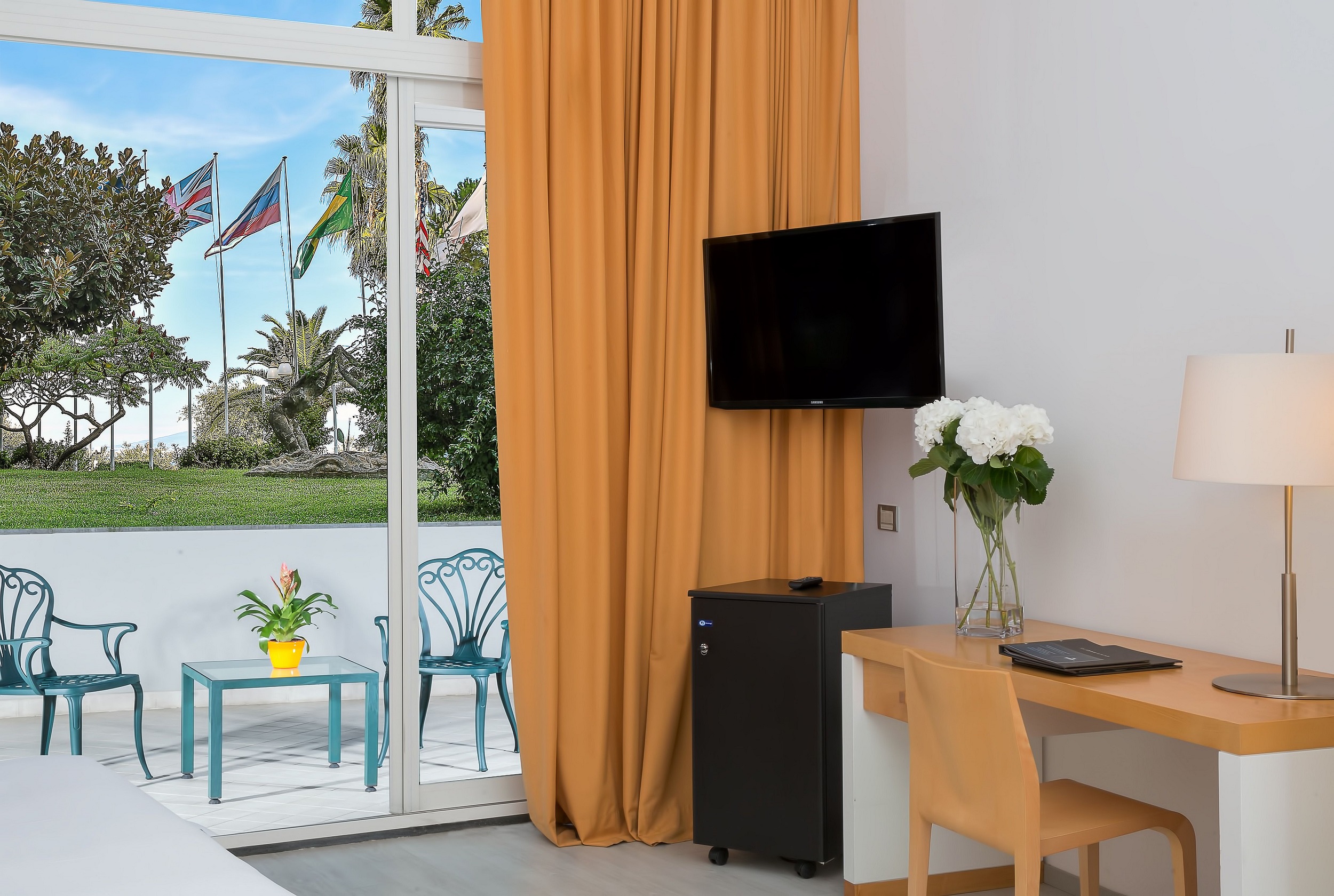 Family Room Garden View