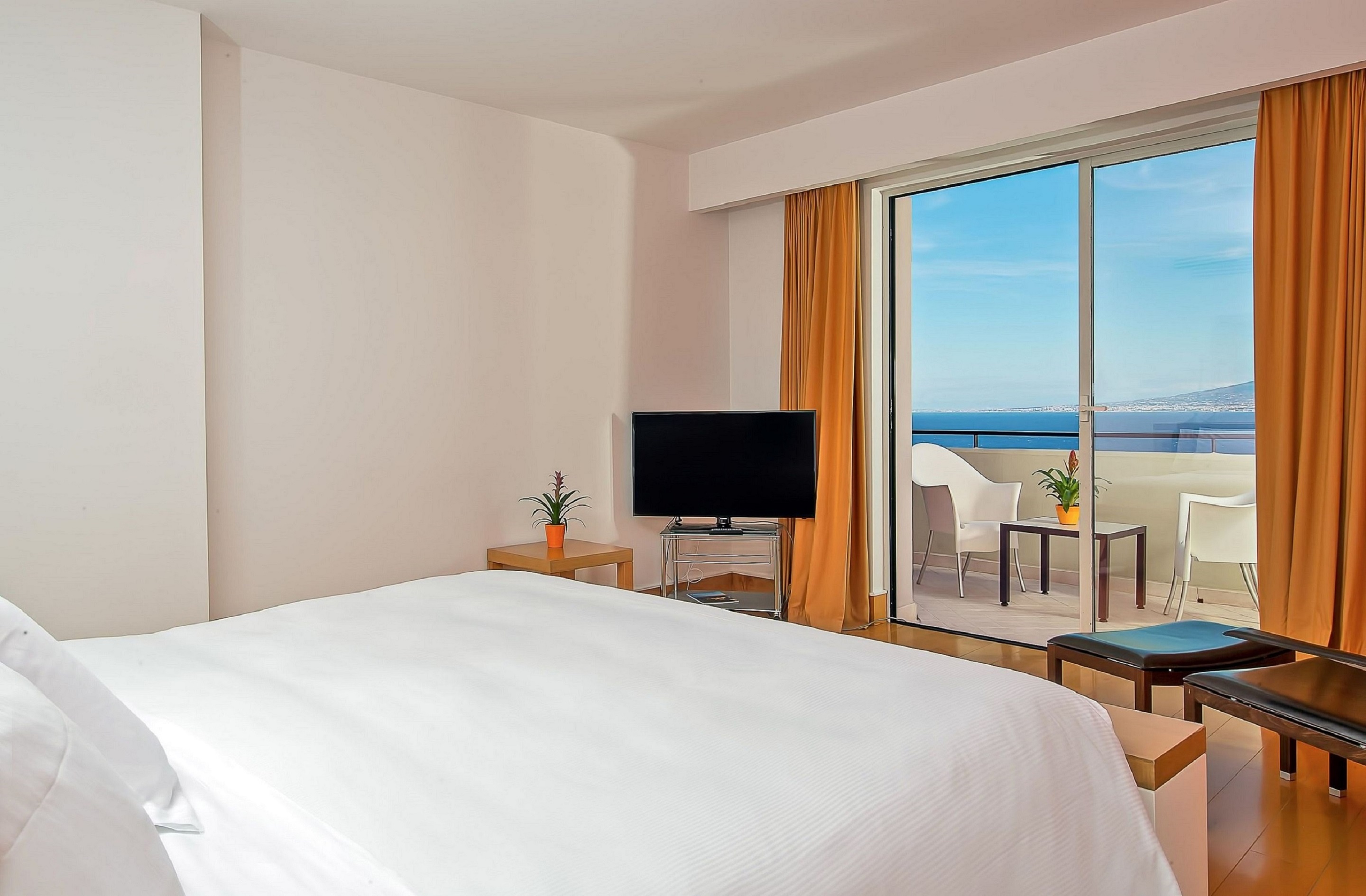 Double Single Executive