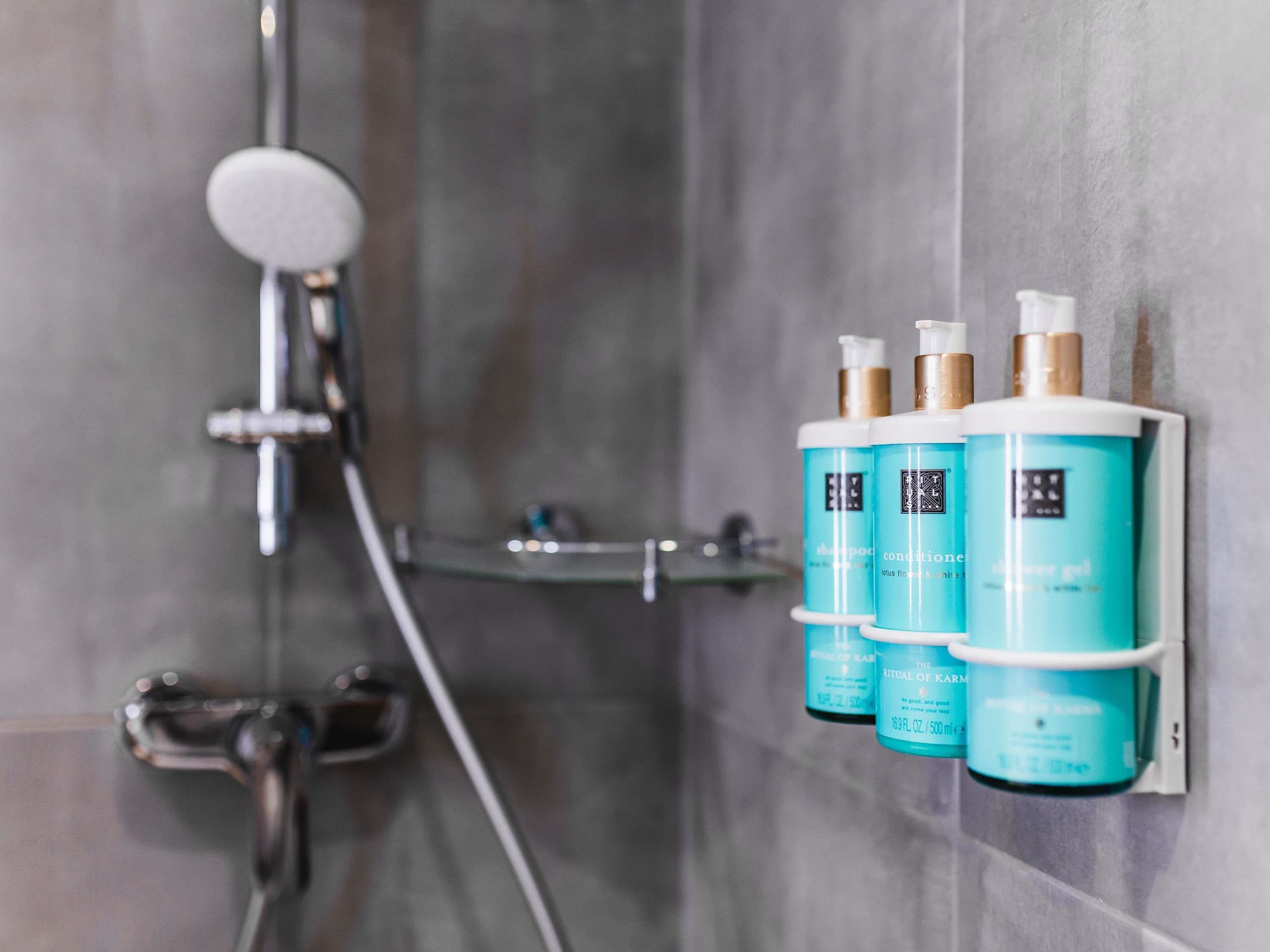 Double Executive Queen Bed