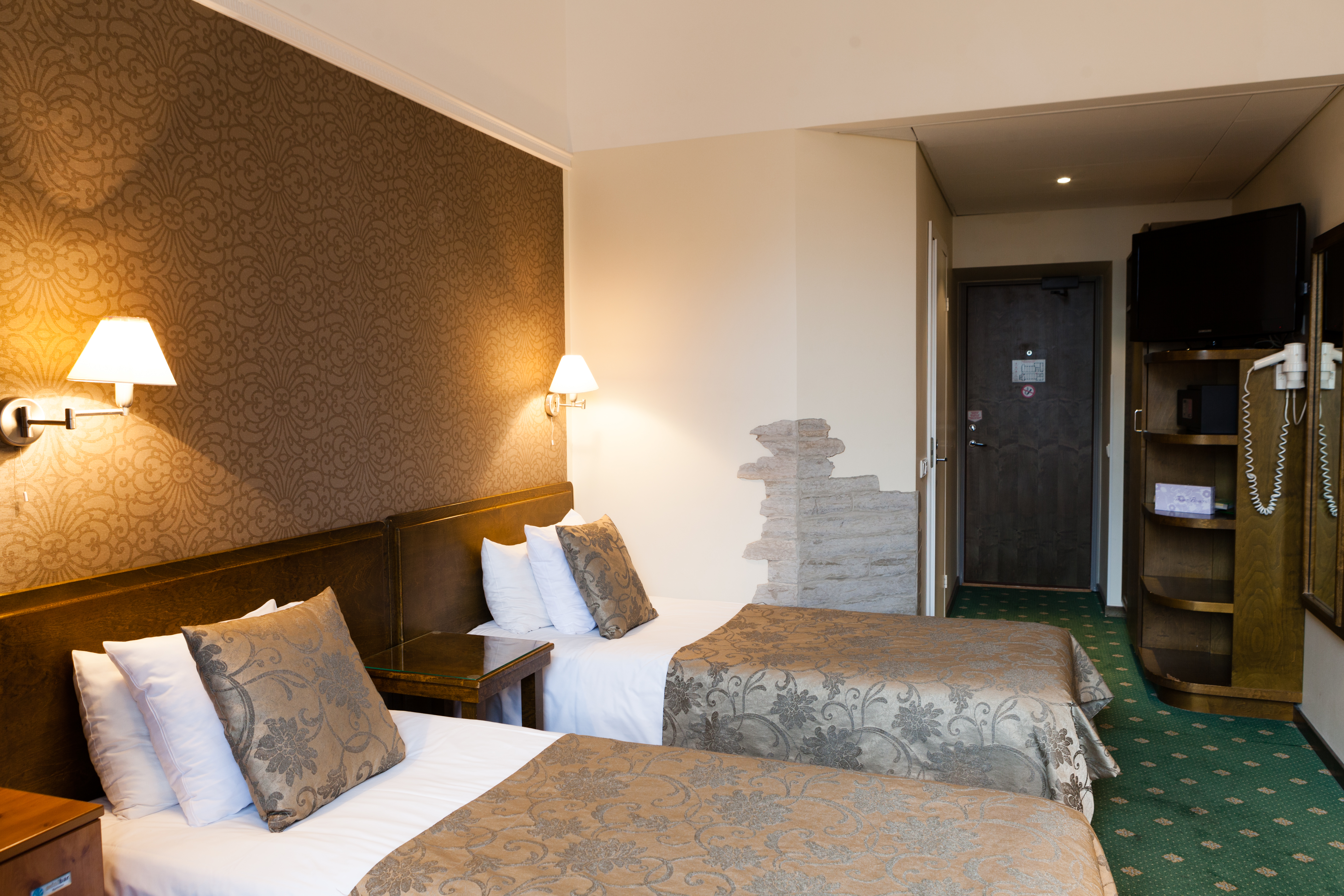 Double or Twin Standard