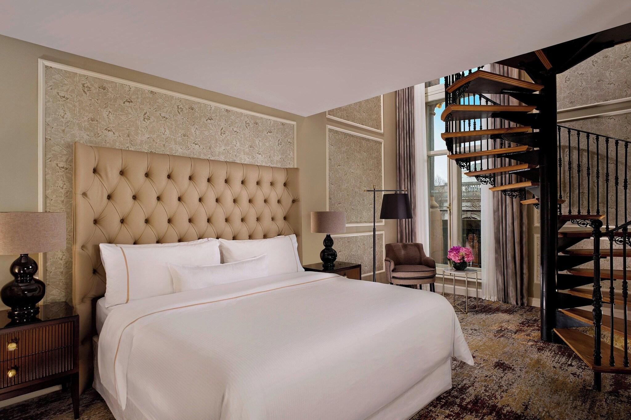 Suite City View King Bed