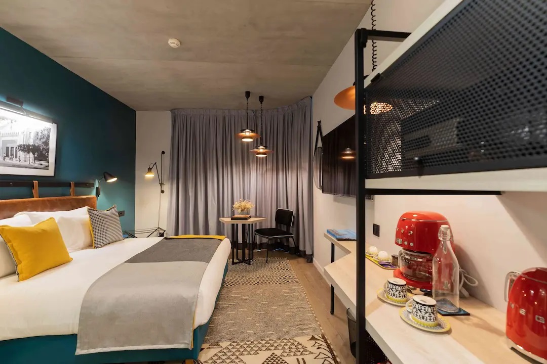 Double Classic King Bed