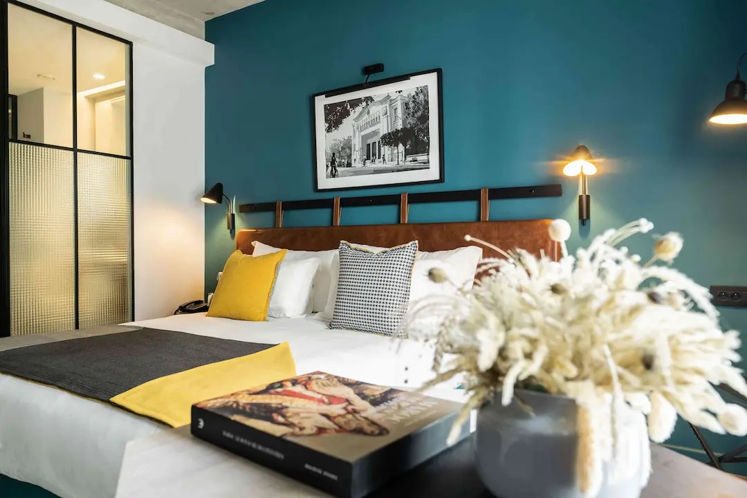 Double Classic King Bed