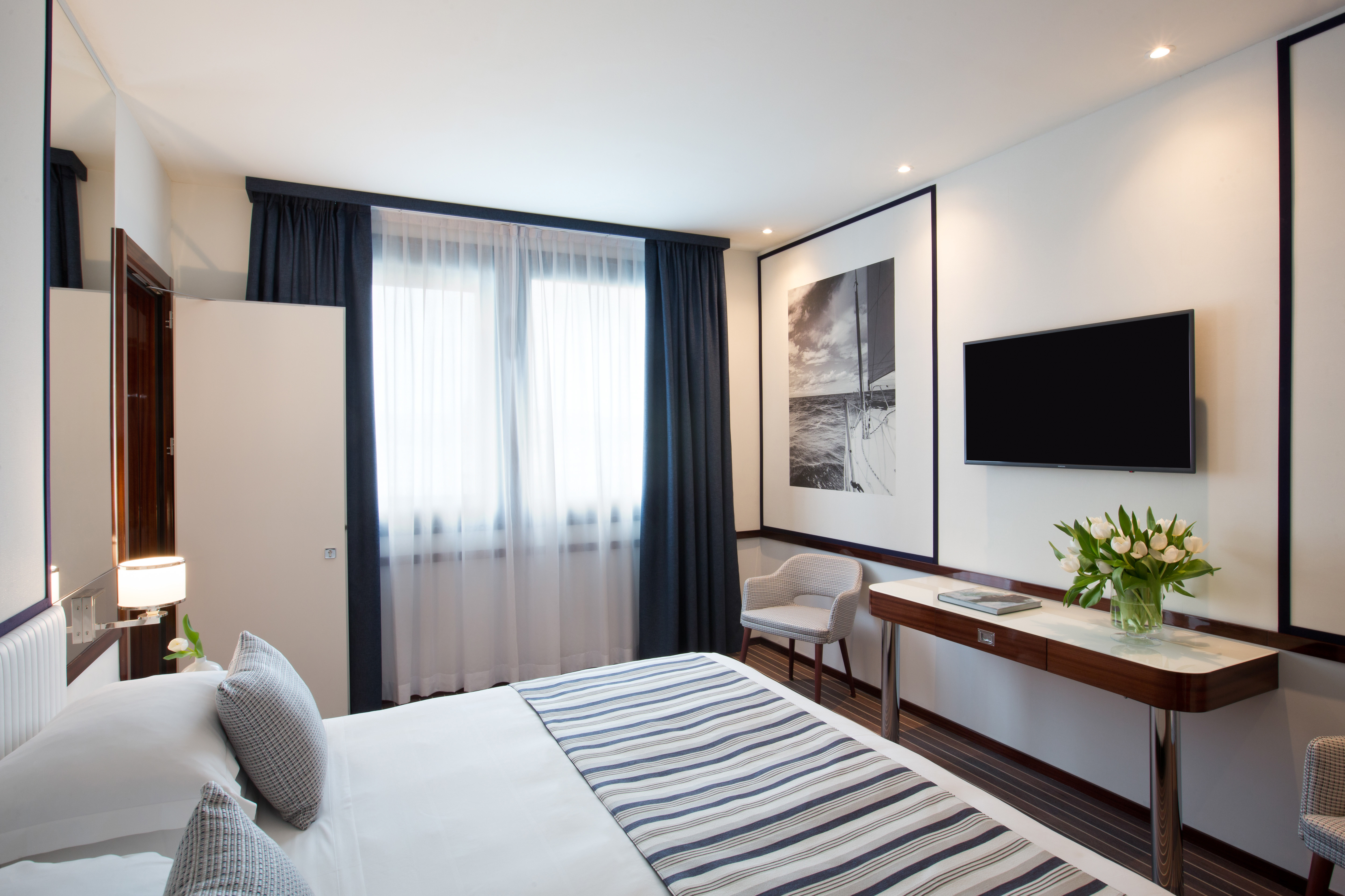 Family Room Connecting Room