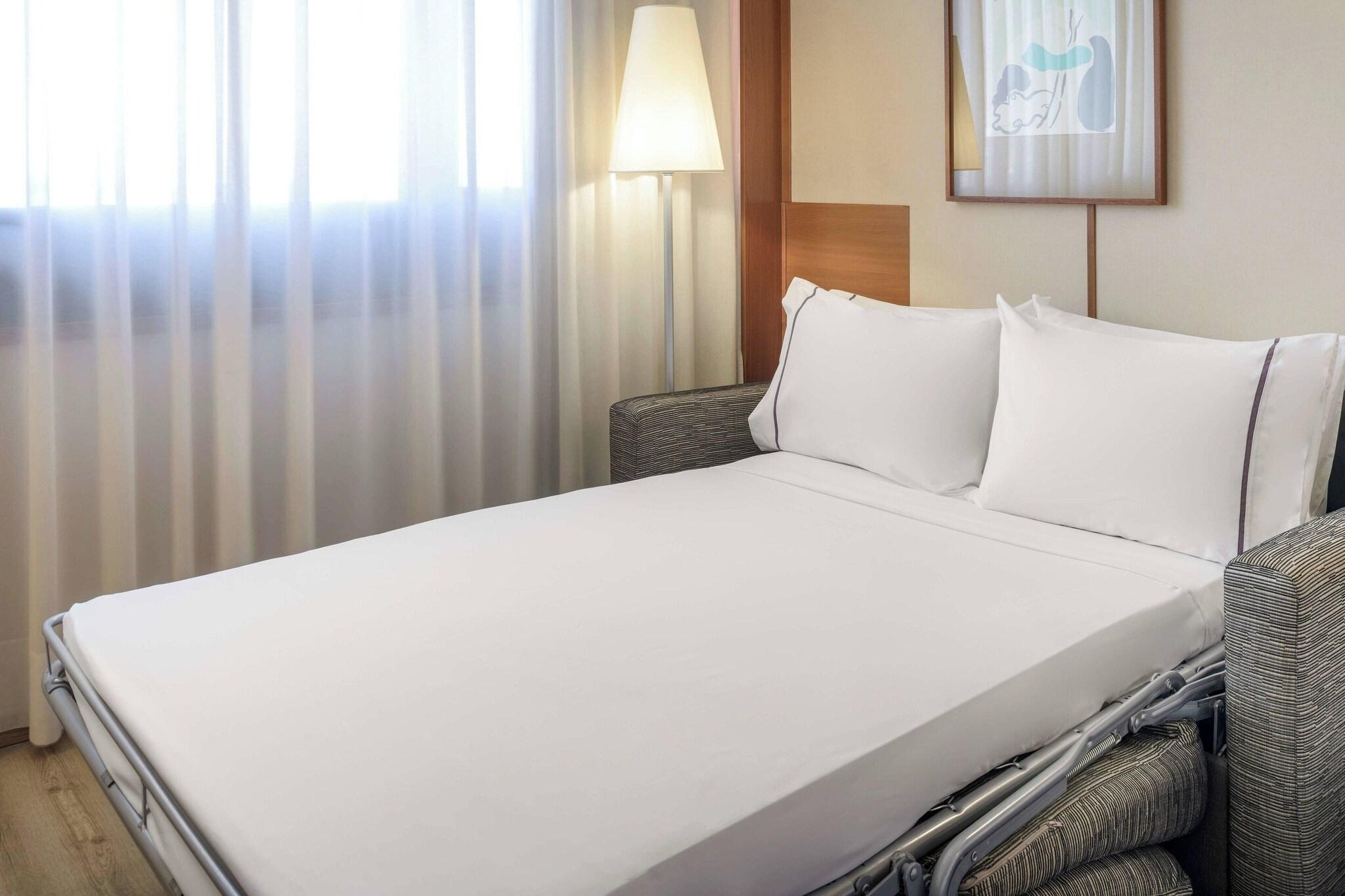 Double Superior King Bed