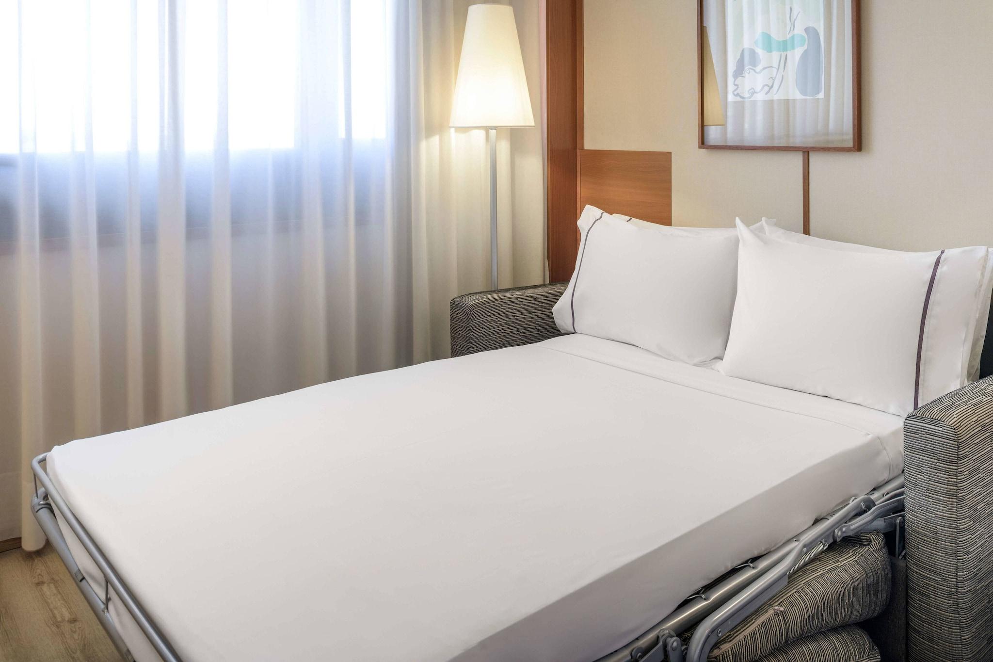 Double or Twin Superior King Bed