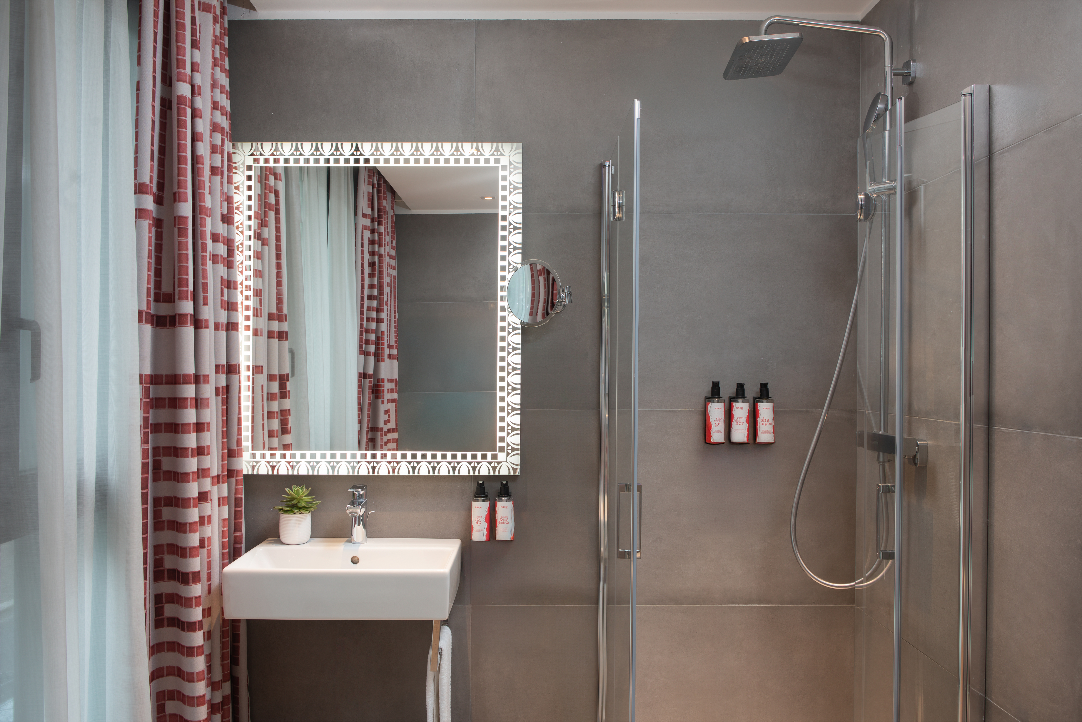 Double or Twin Superior
