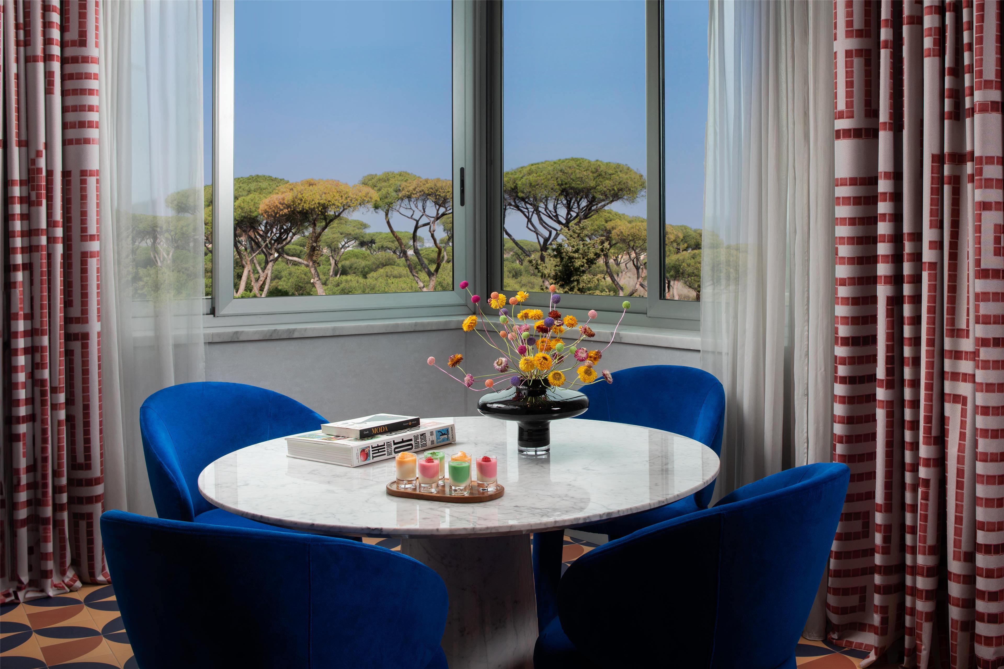 Suite with Views