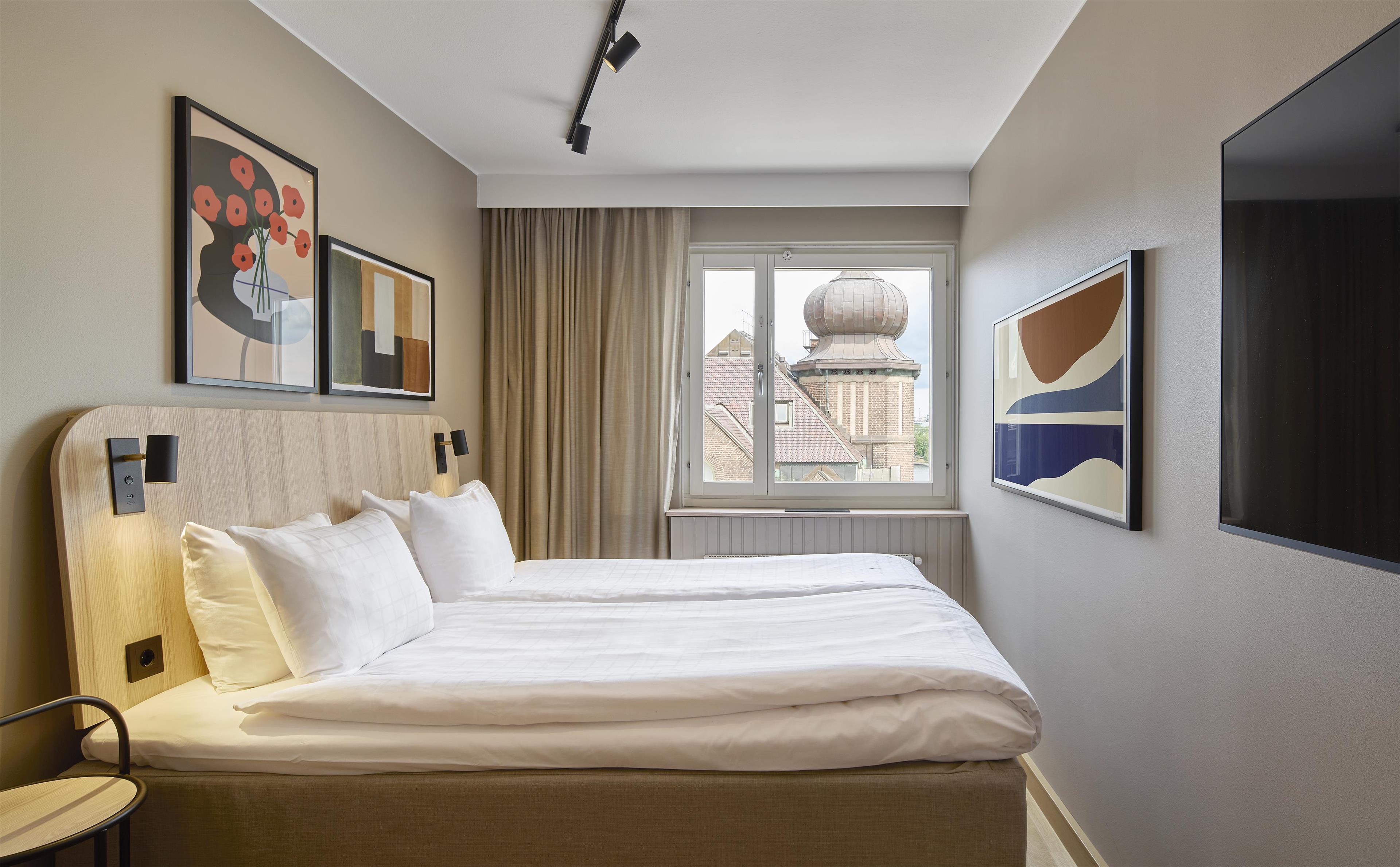 Double Queen Size Bed