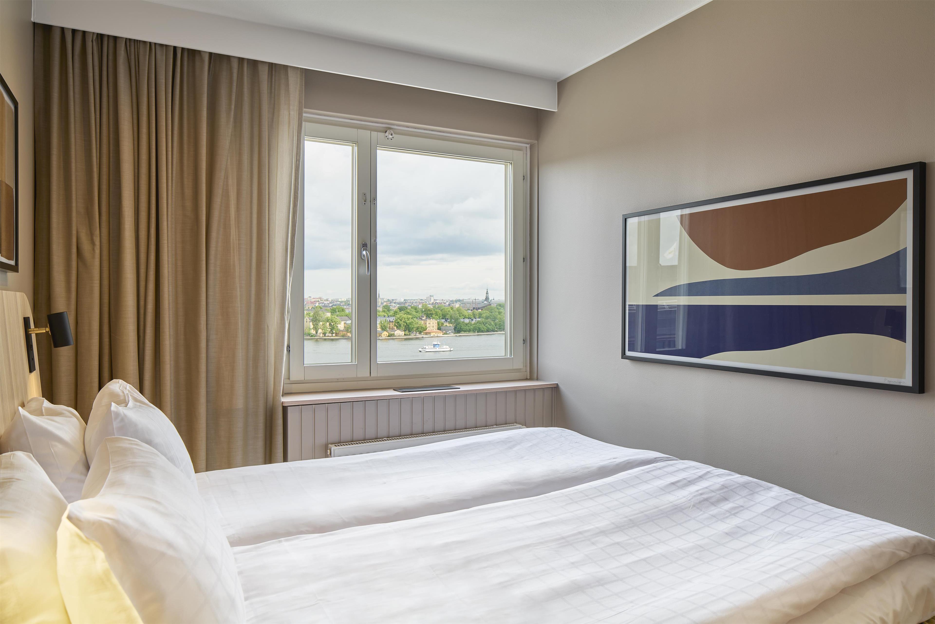 Double Queen Size Bed