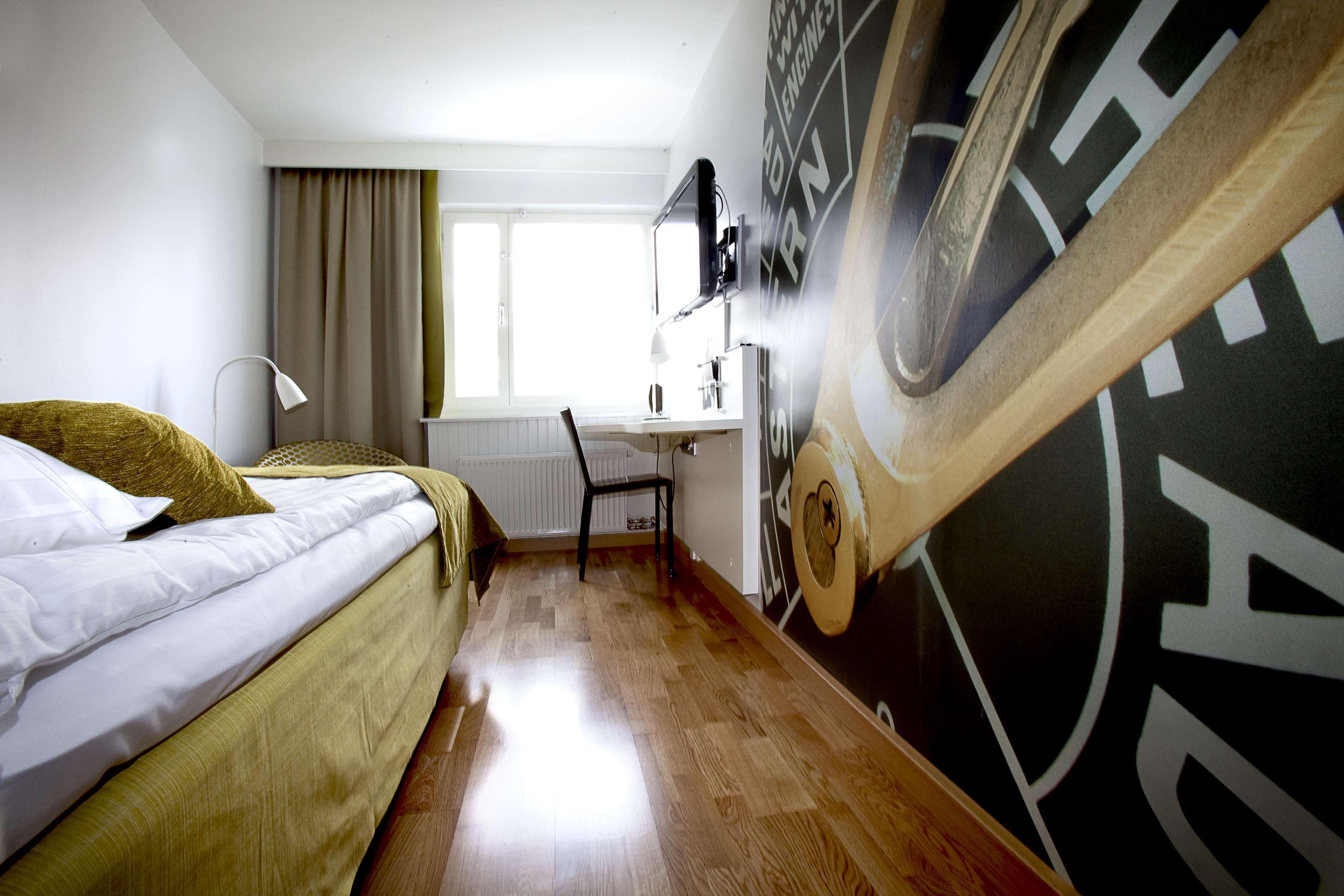 Double Queen Size Bed