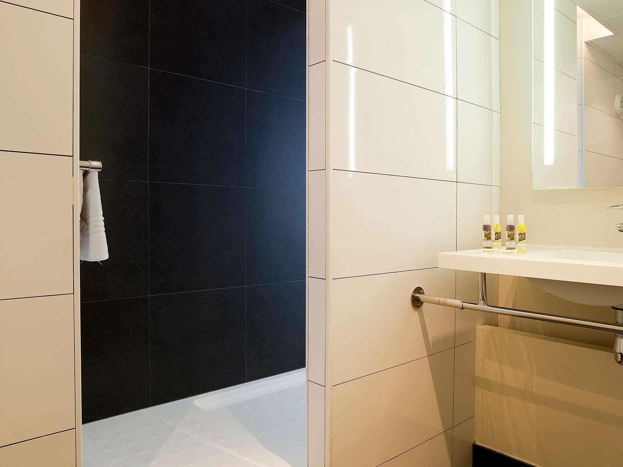 Double Classic Double Bed