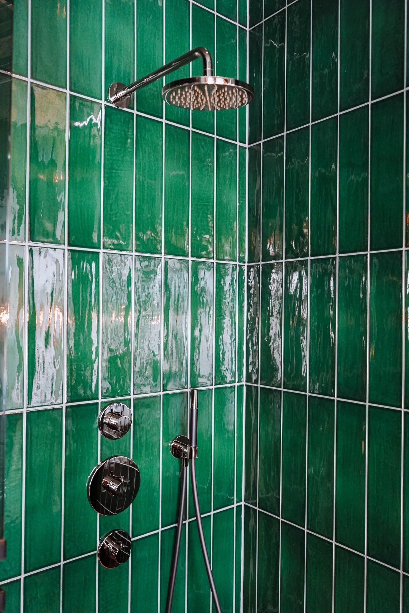 Double Deluxe King Bed