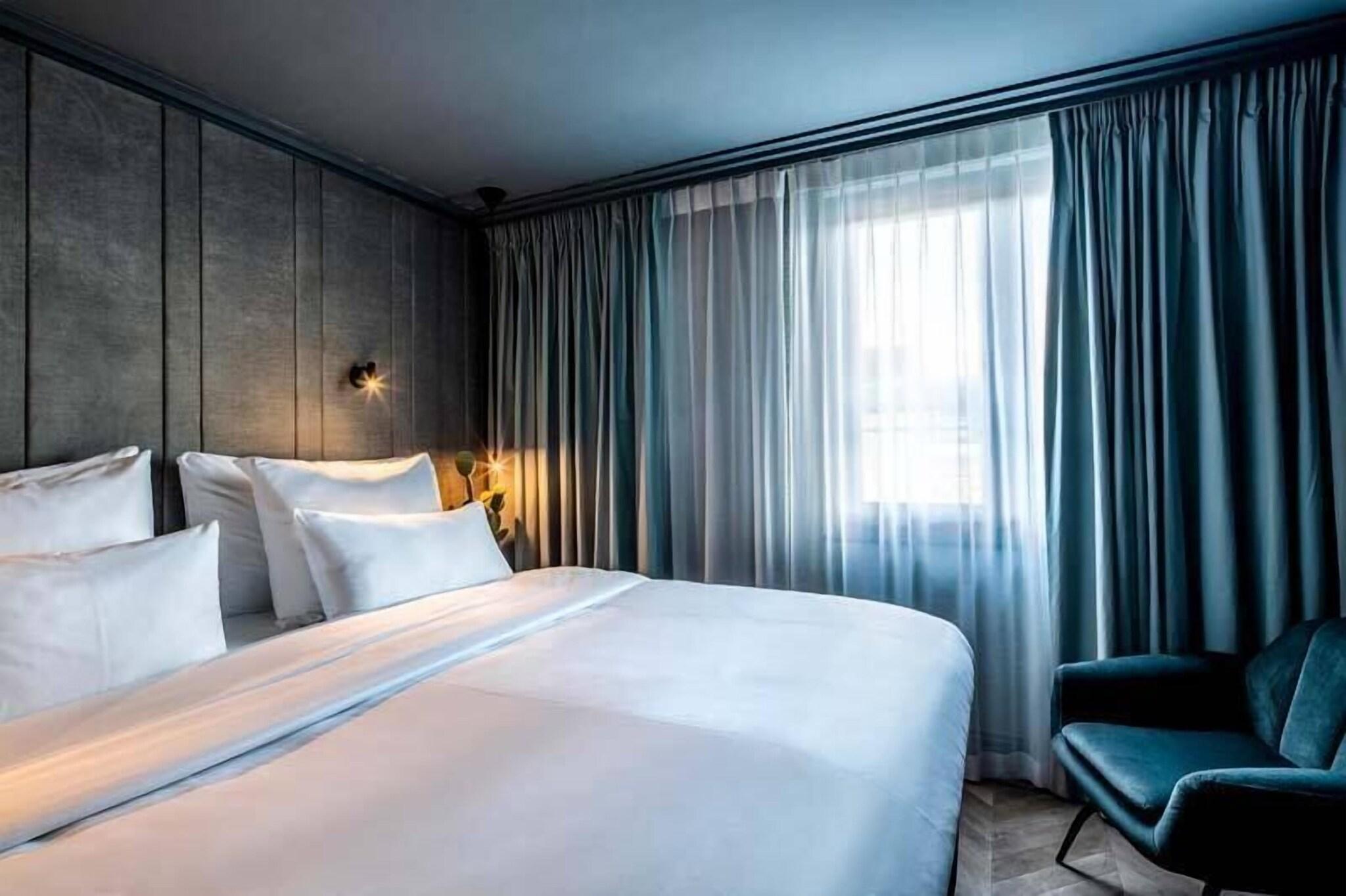 Double King Size Bed