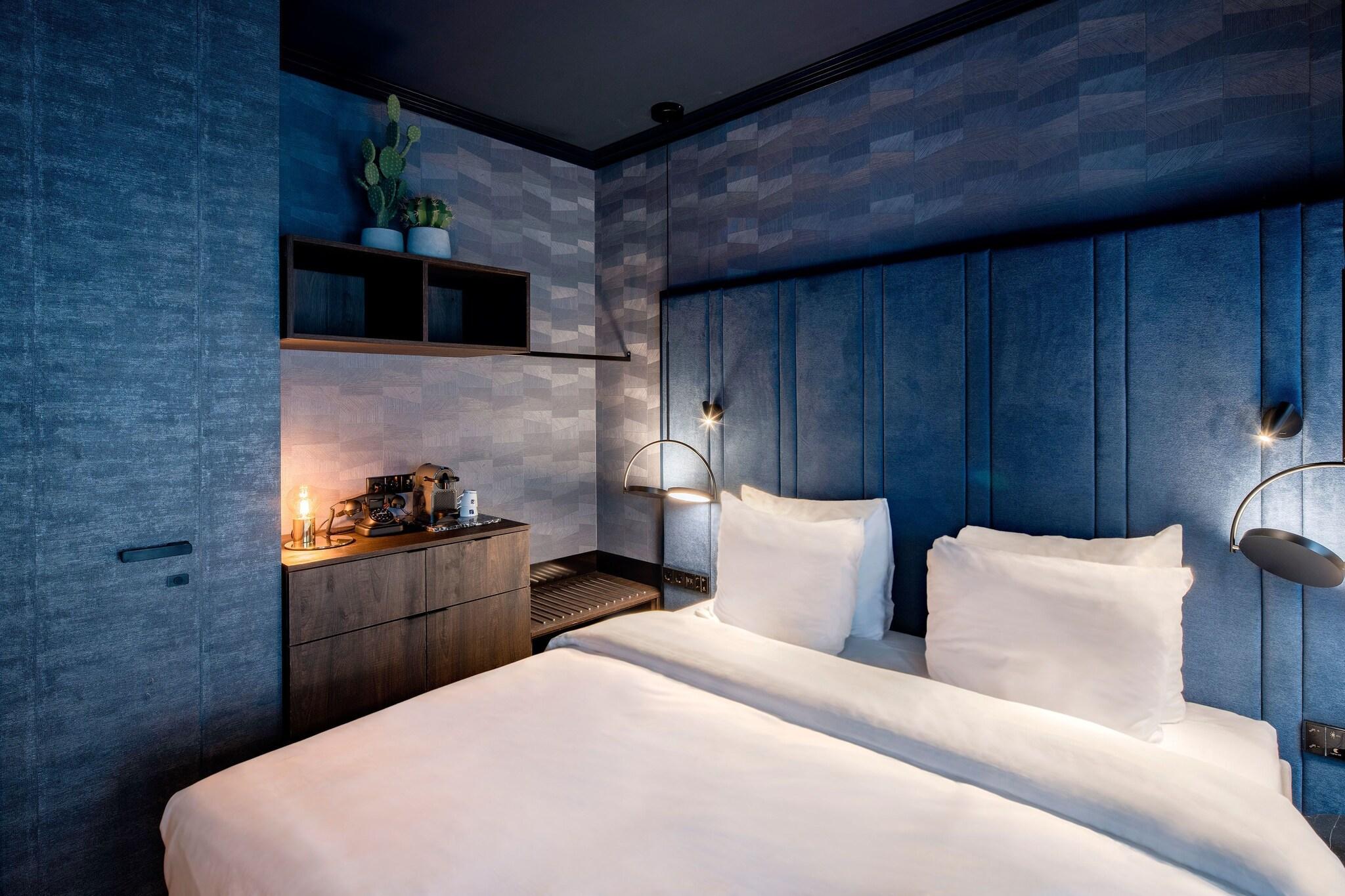 Double King Size Bed