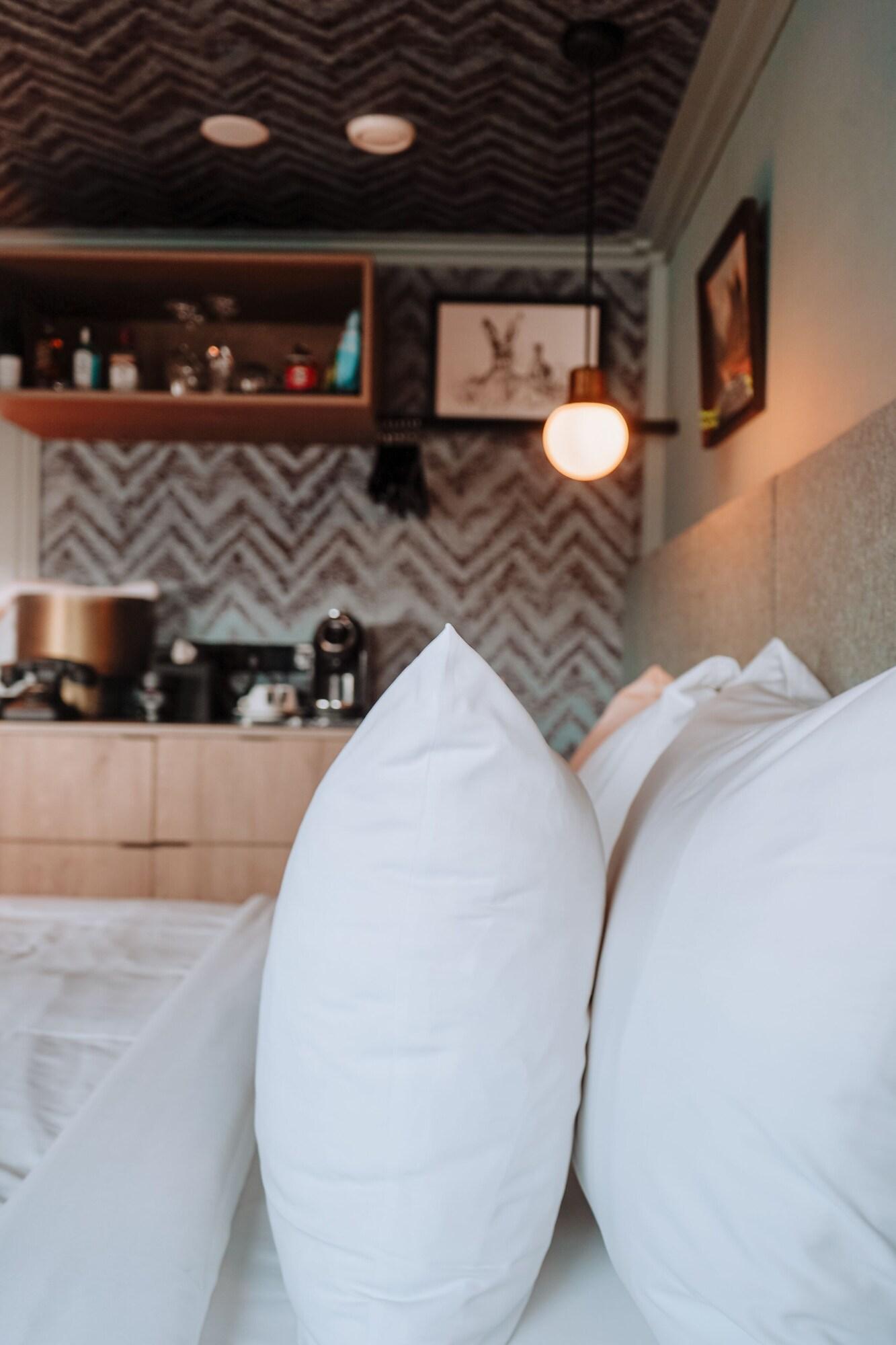 Double Deluxe King Bed