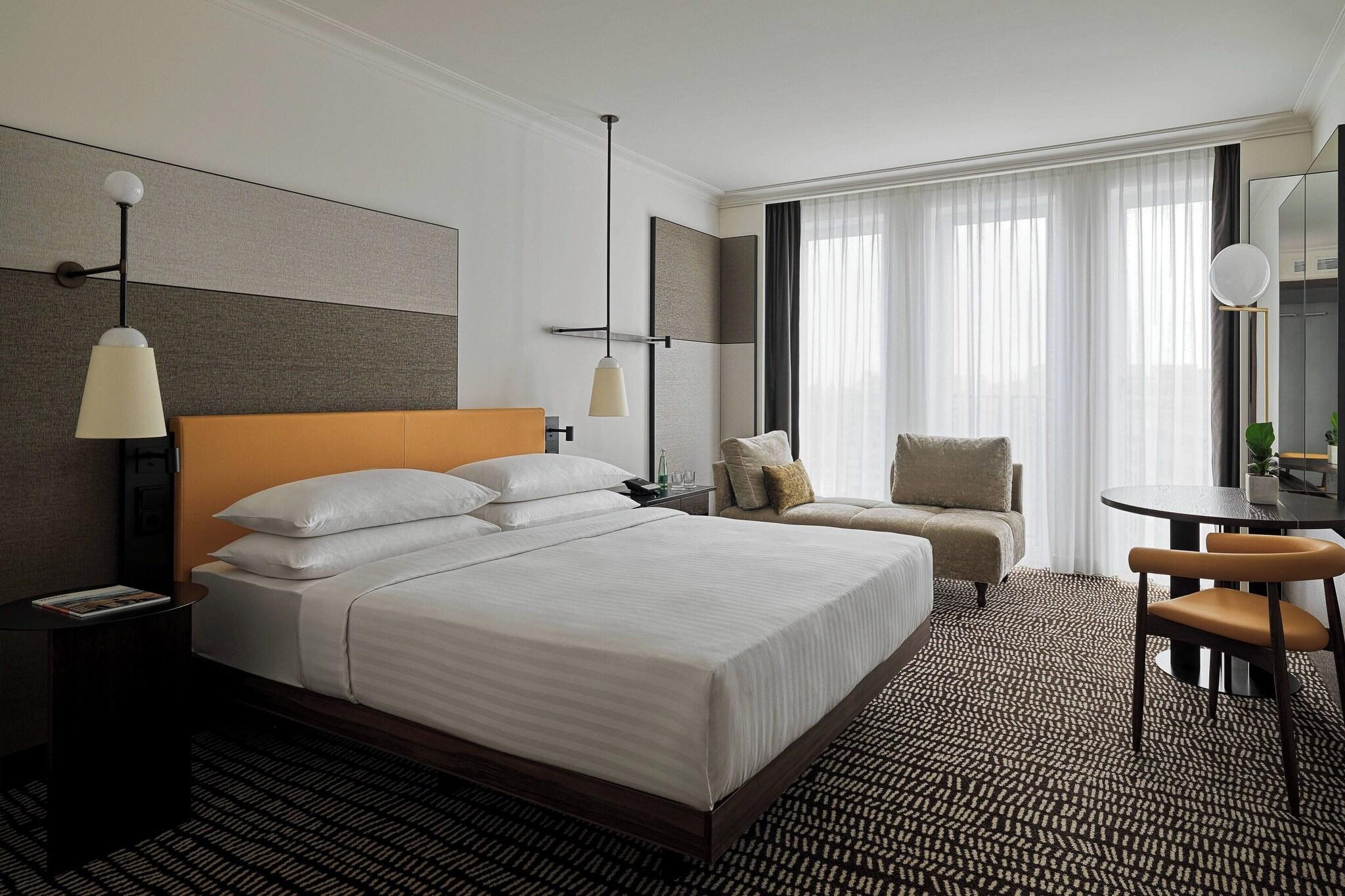 Double Deluxe King Bed