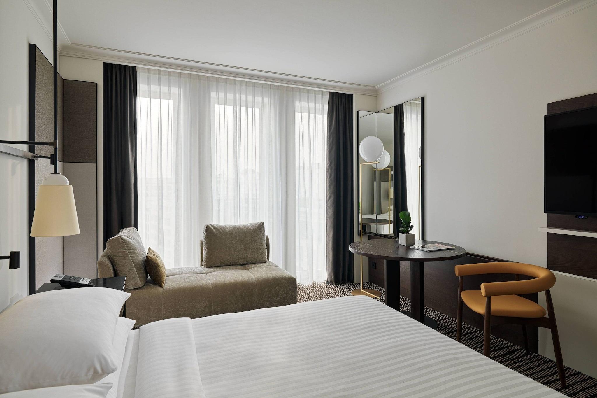 Double Deluxe King Bed