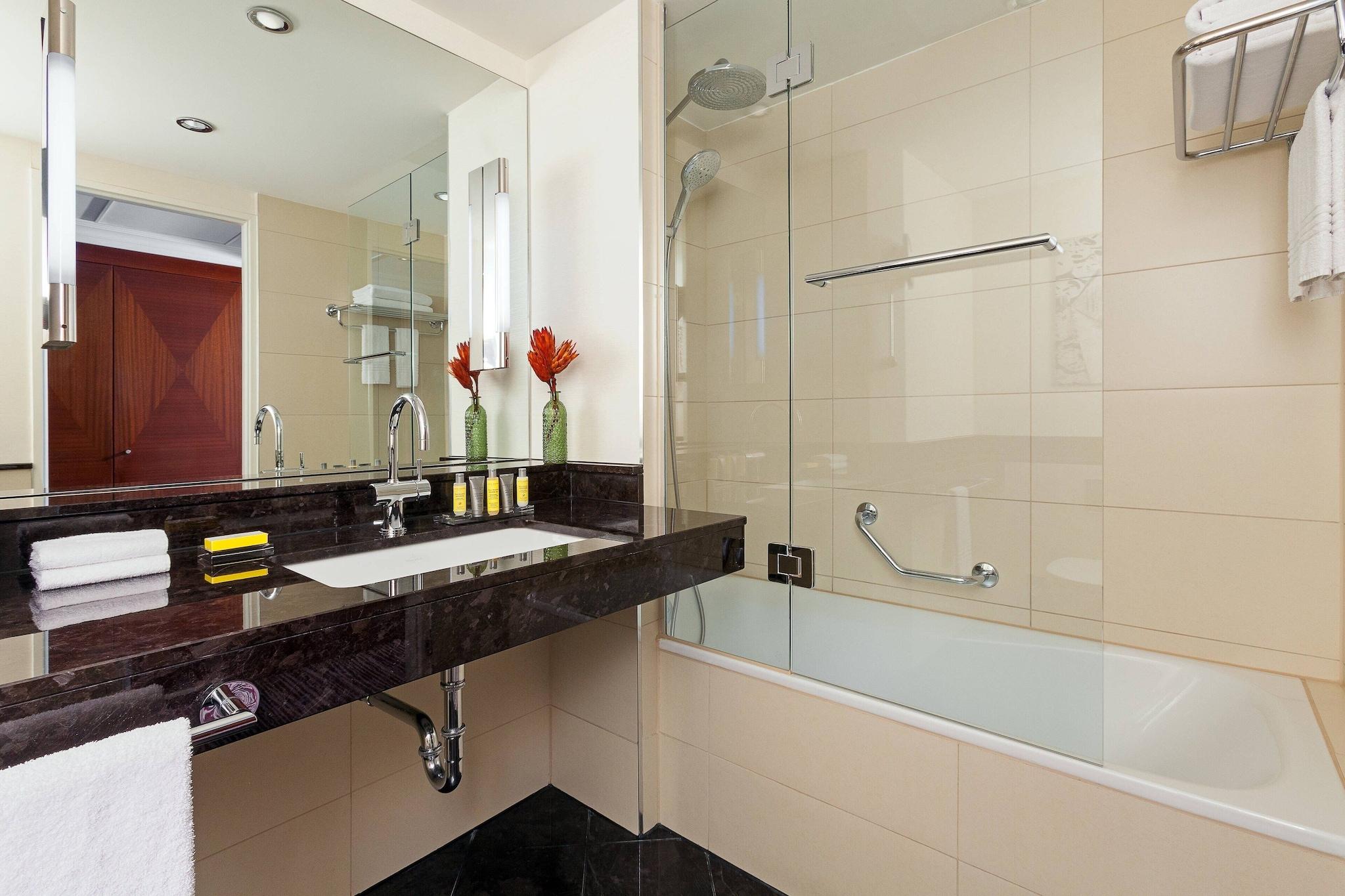 Double City View King Bed