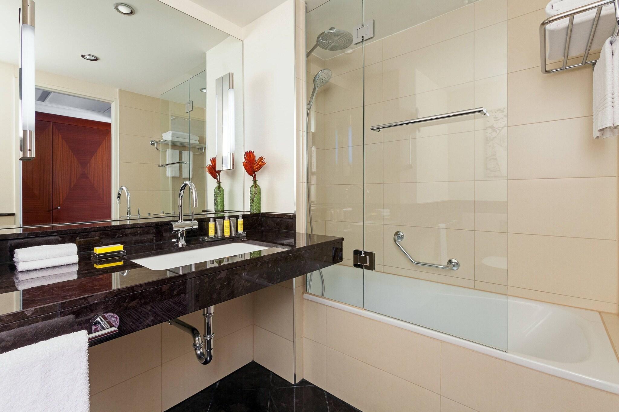 Double City View King Bed