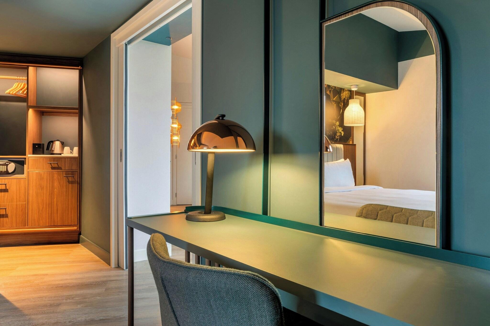 Junior Suite King Size Bed