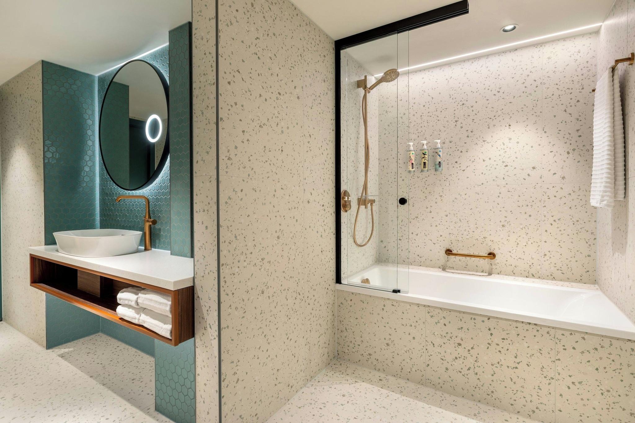 Junior Suite King Size Bed