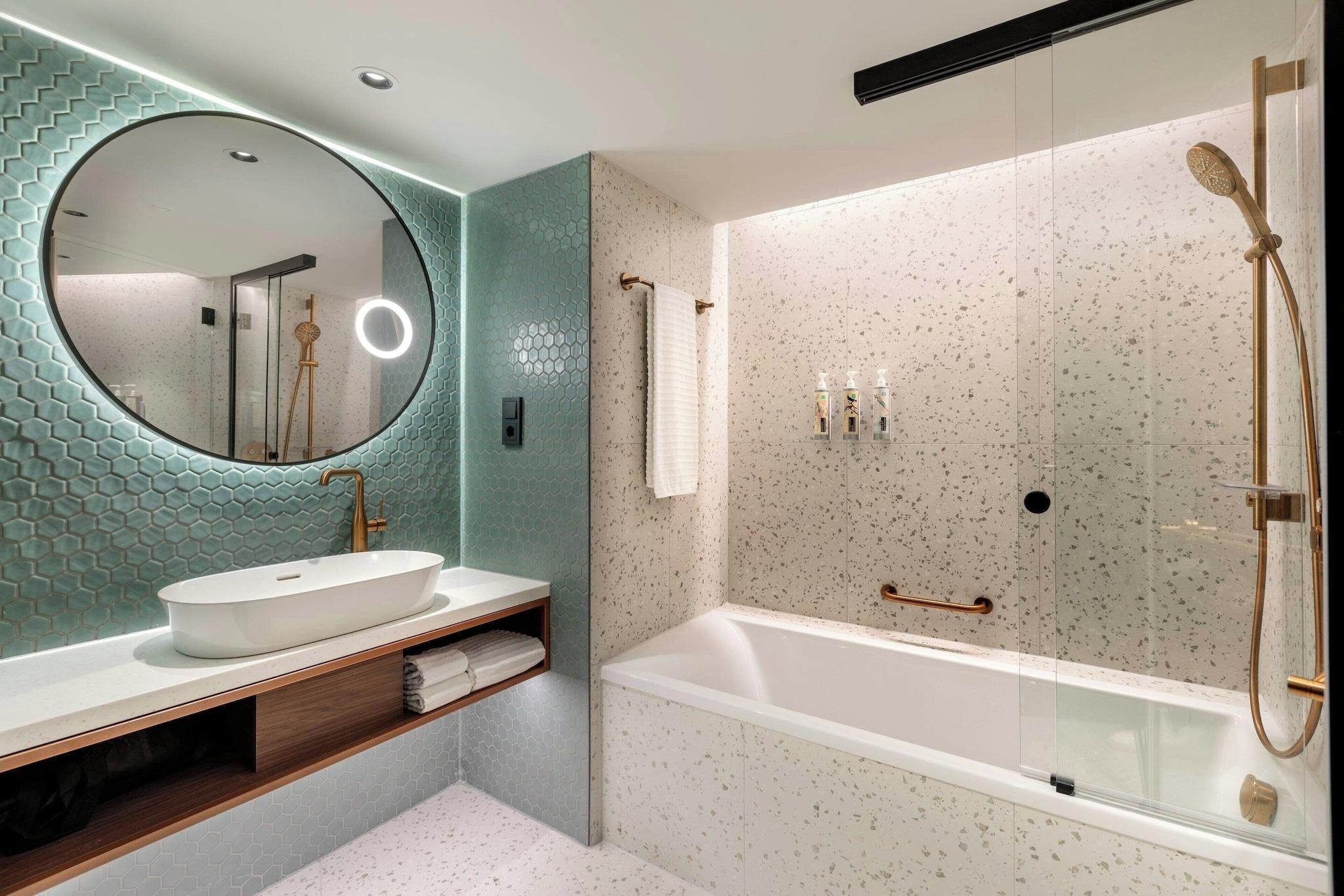 Junior Suite King Size Bed