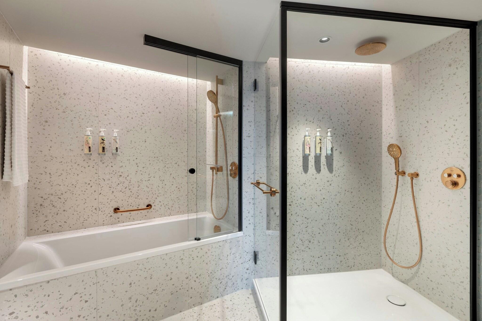 Junior Suite King Size Bed